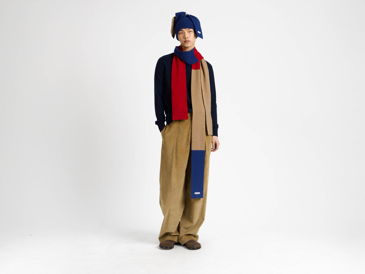 FOUR-WAY FASTENED SCARF IN BLUE