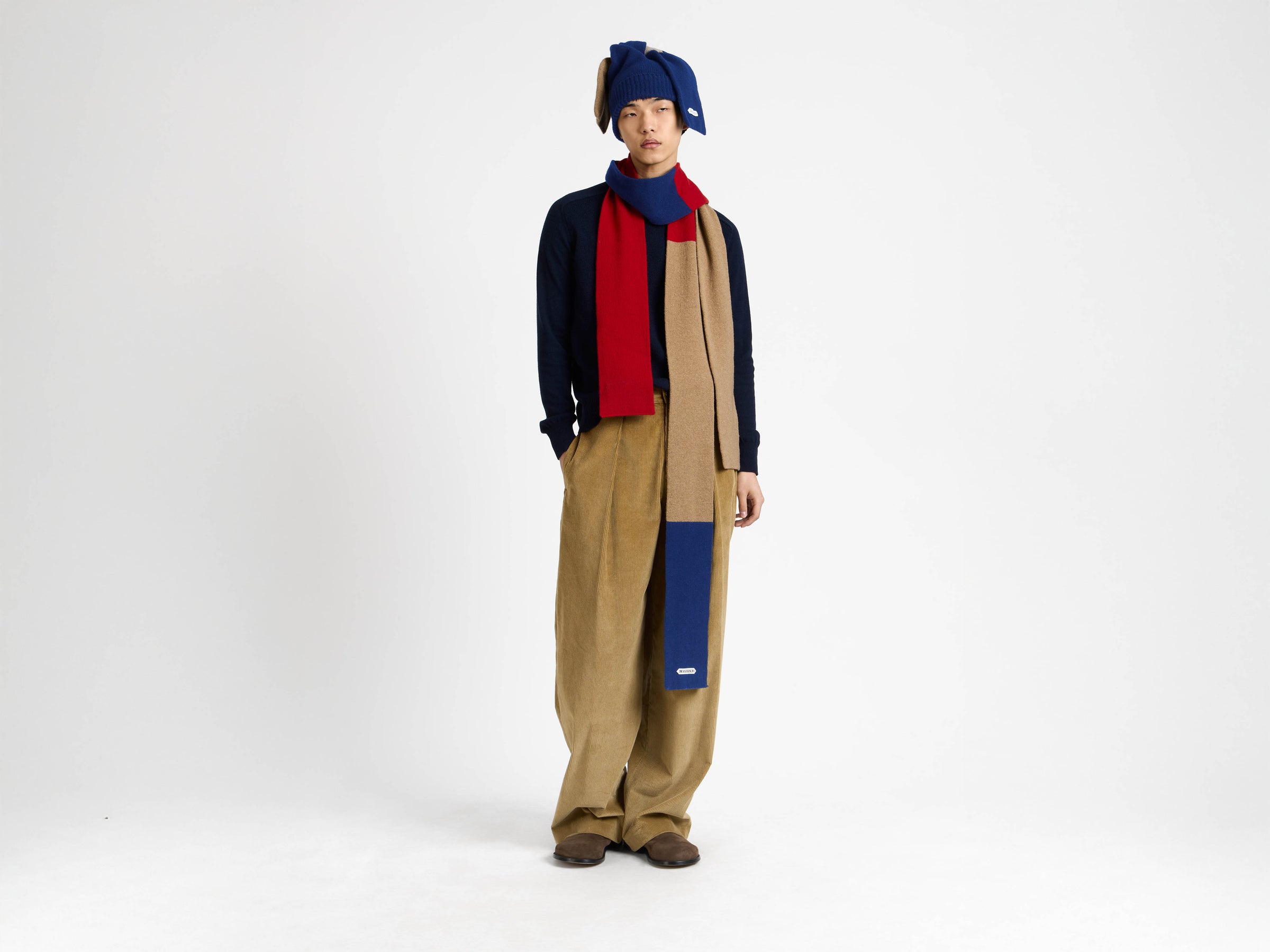 FOUR-WAY FASTENED SCARF IN BLUE