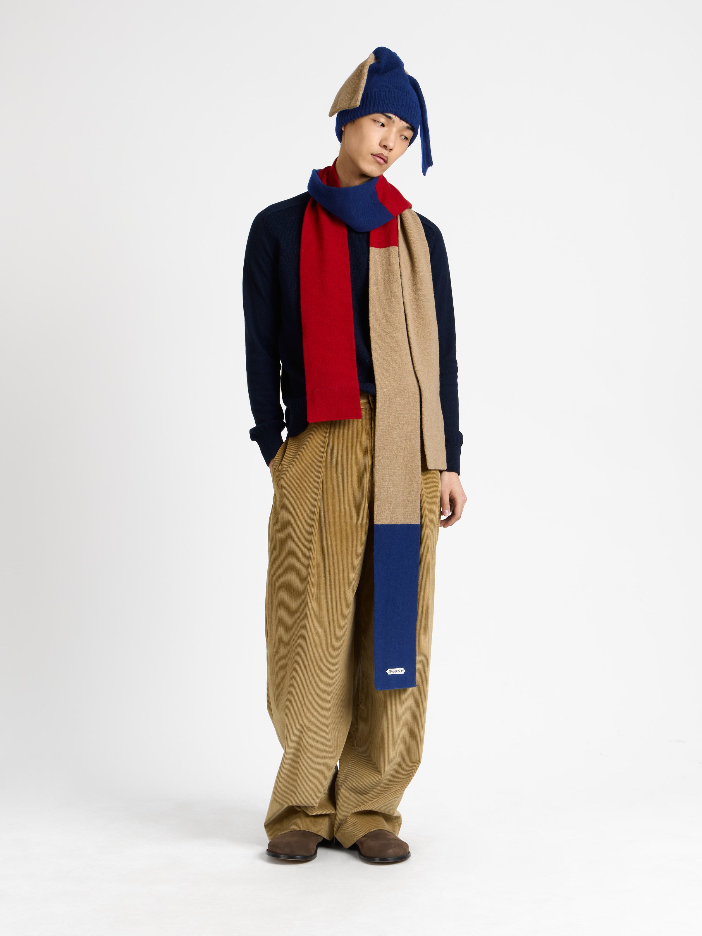 FOUR-WAY FASTENED SCARF IN BLUE