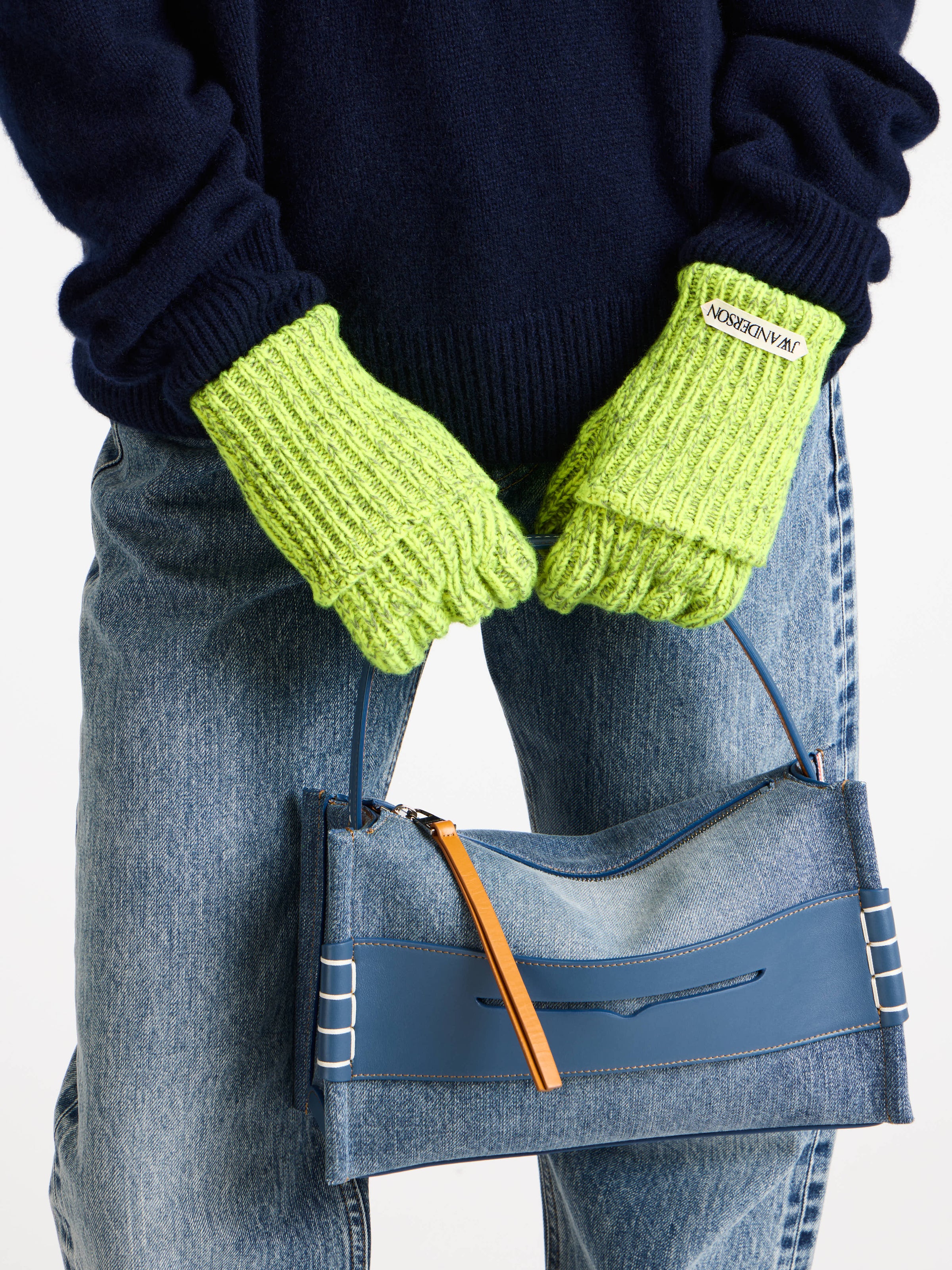 mouline gloves neon yellow Model Detail 4