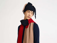 KNOTTED BEANIE HAT IN NAVY