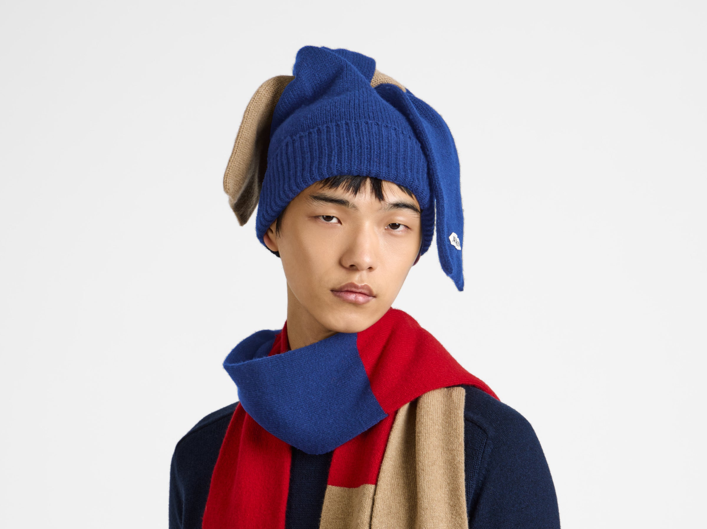 KNOTTED BEANIE HAT IN NAVY