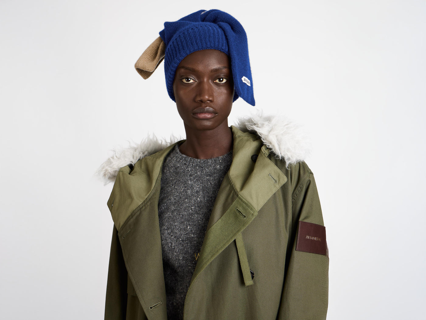 KNOTTED BEANIE HAT IN NAVY