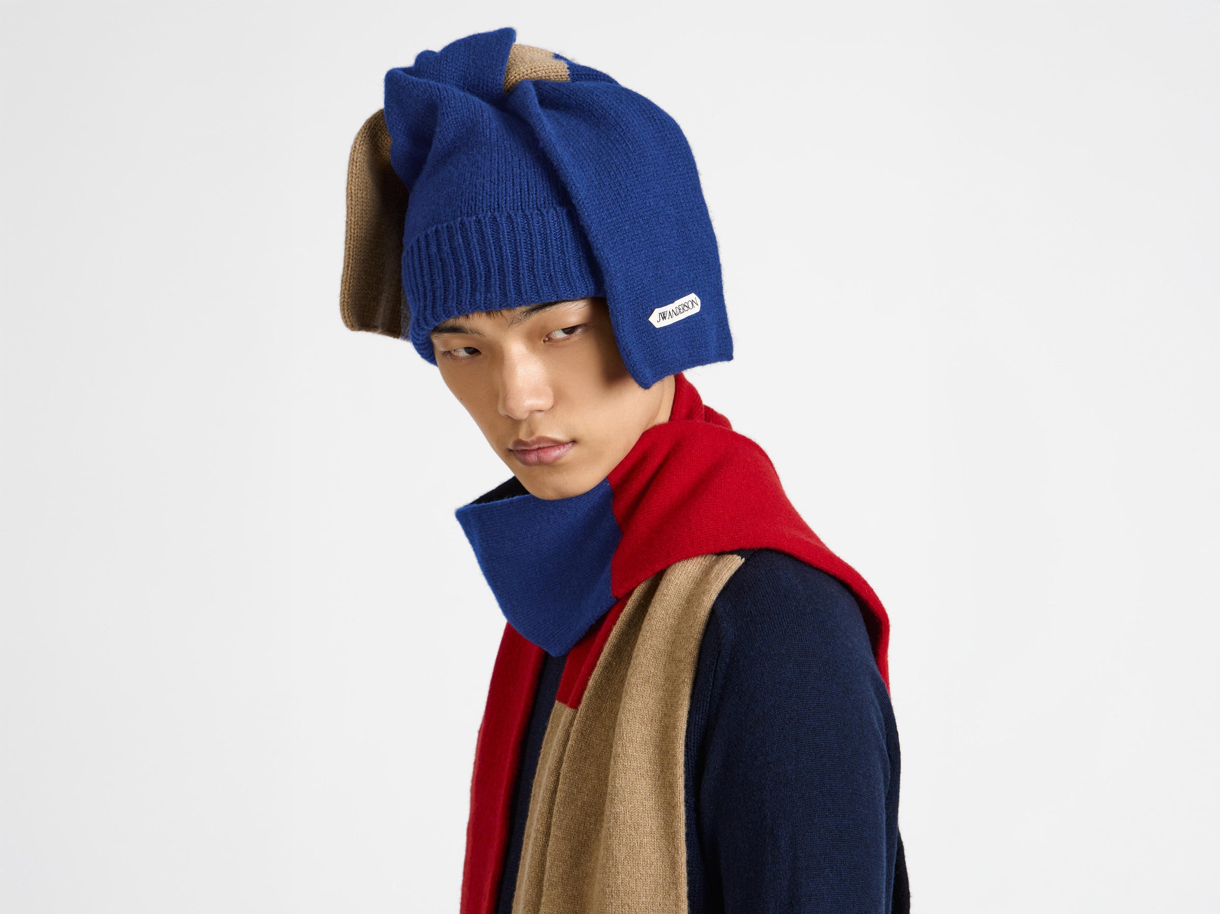KNOTTED BEANIE HAT IN NAVY