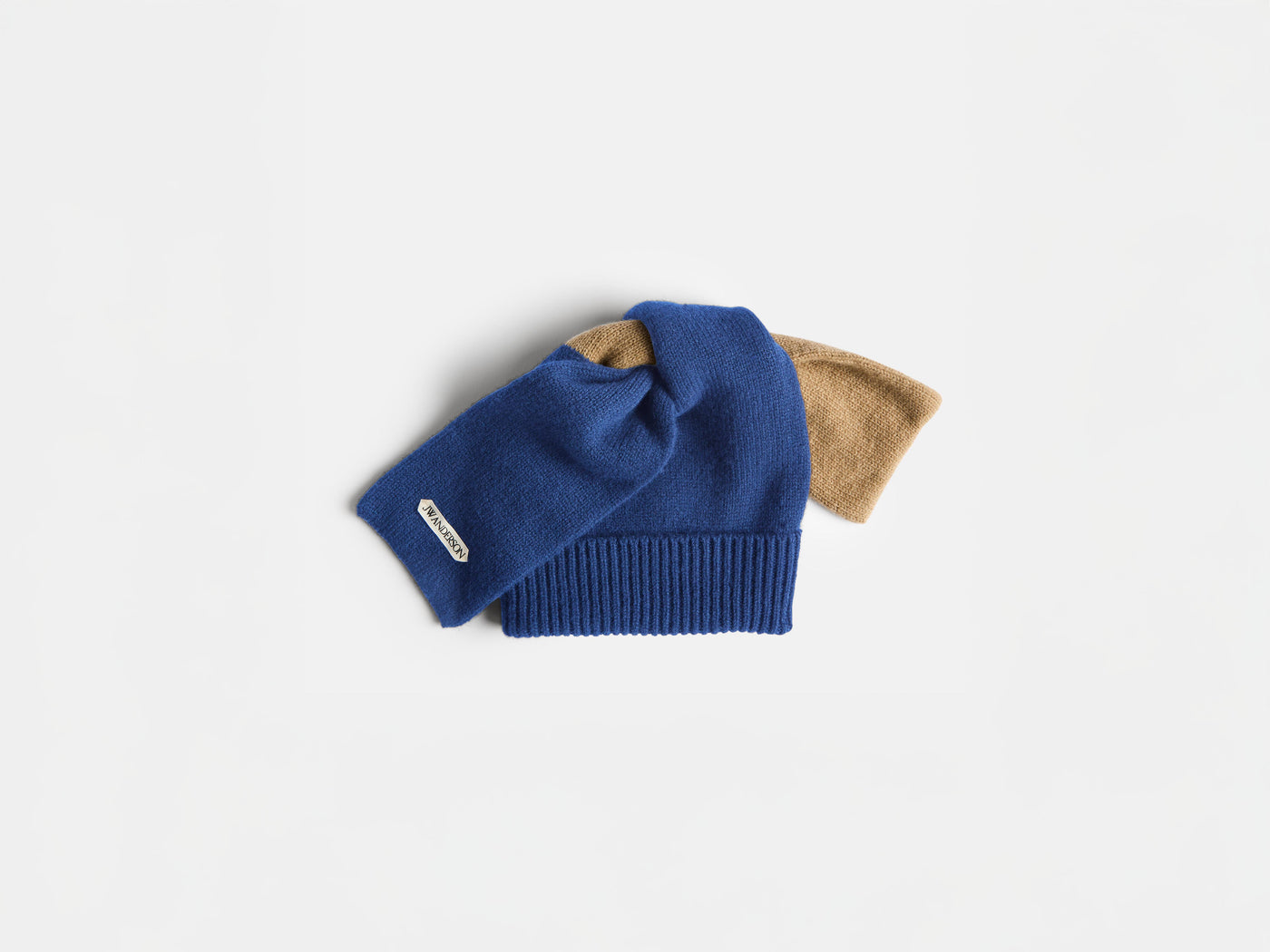 KNOTTED BEANIE HAT IN NAVY