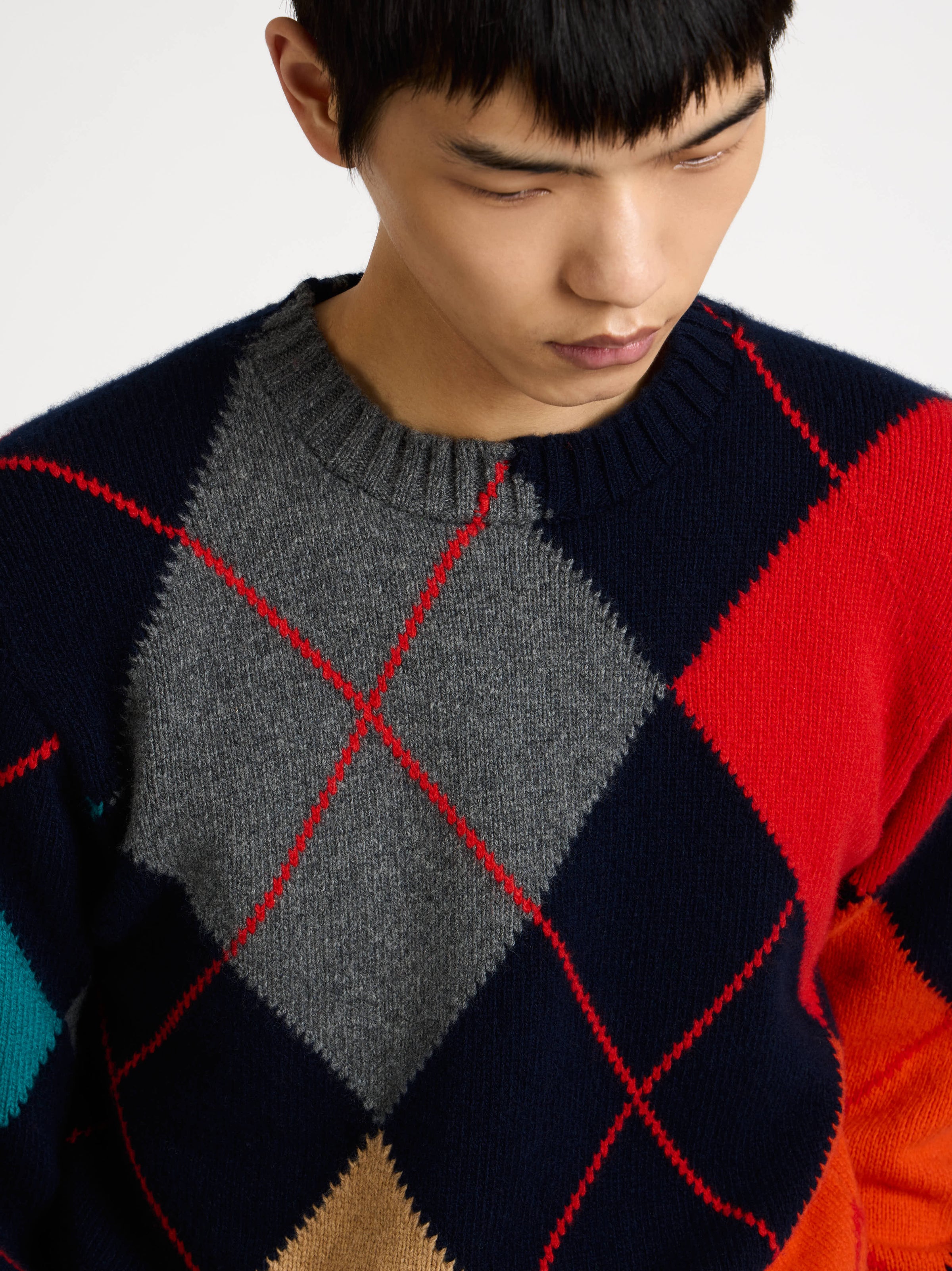 jwa x pringle crew neck jumper navy 1 Model Detail 7