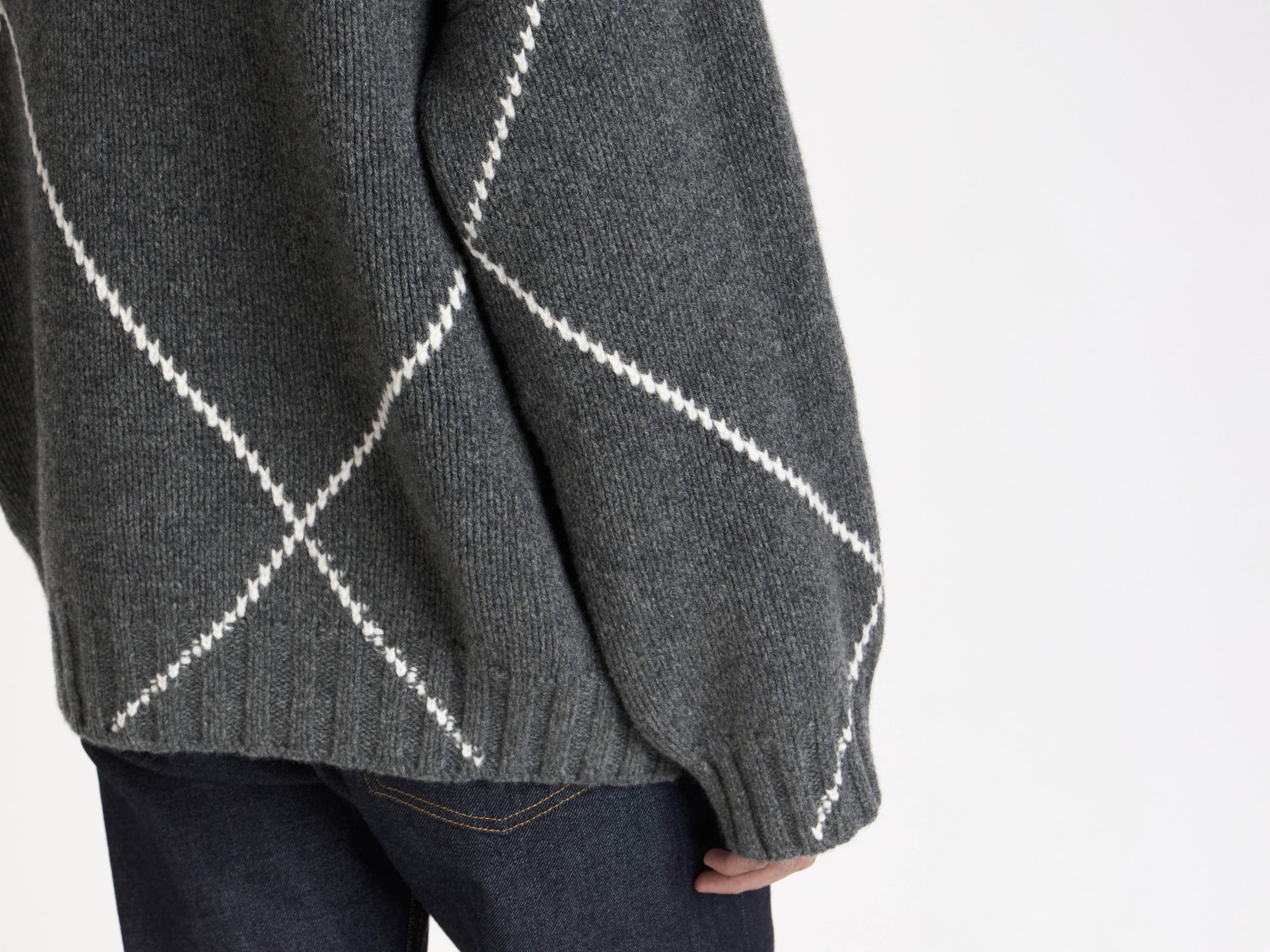 jwa x pringle turtle neck jumper charcoal melange Model Detail 6