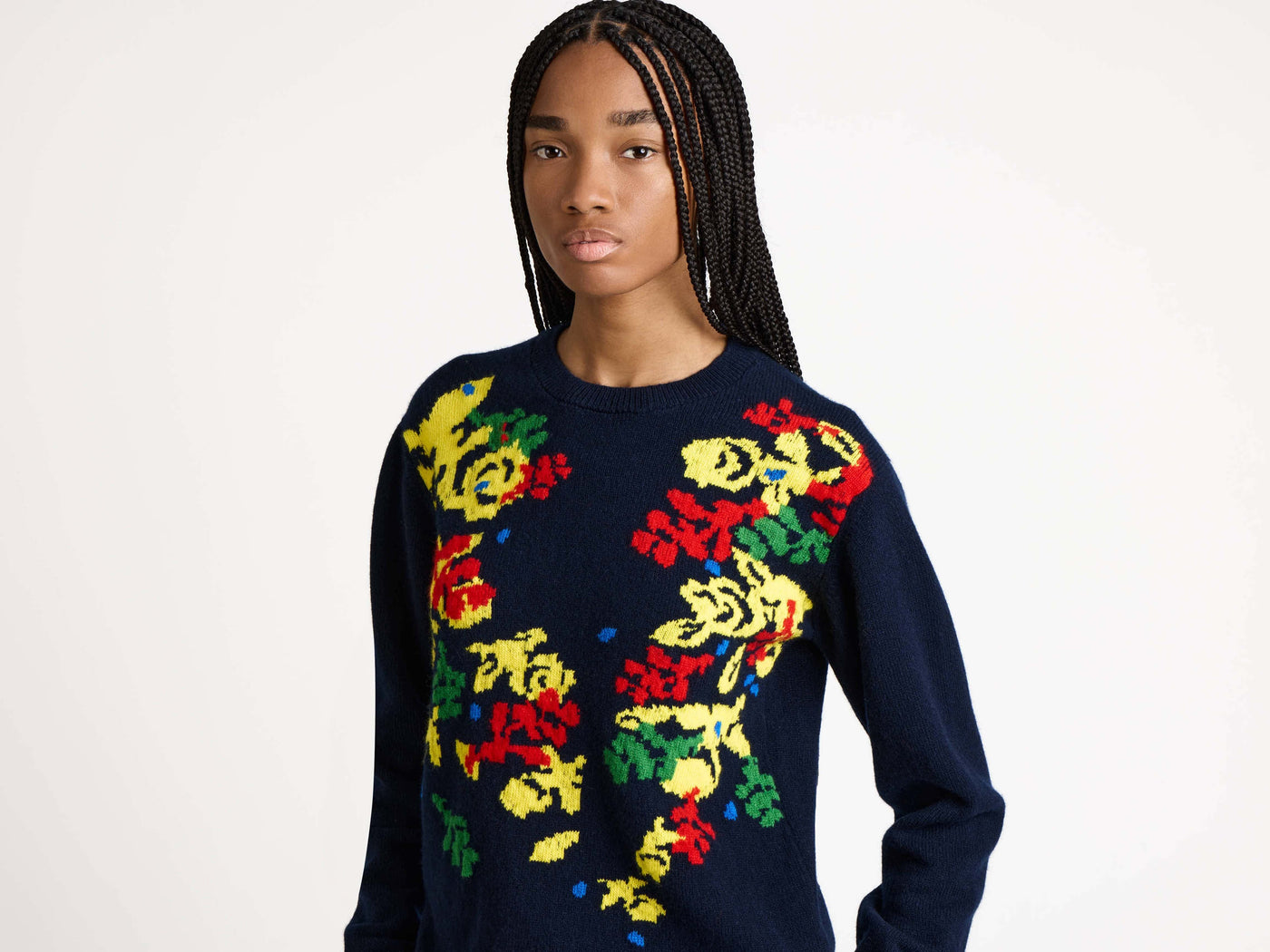jwa x pringle floral crew navy Model Detail 3