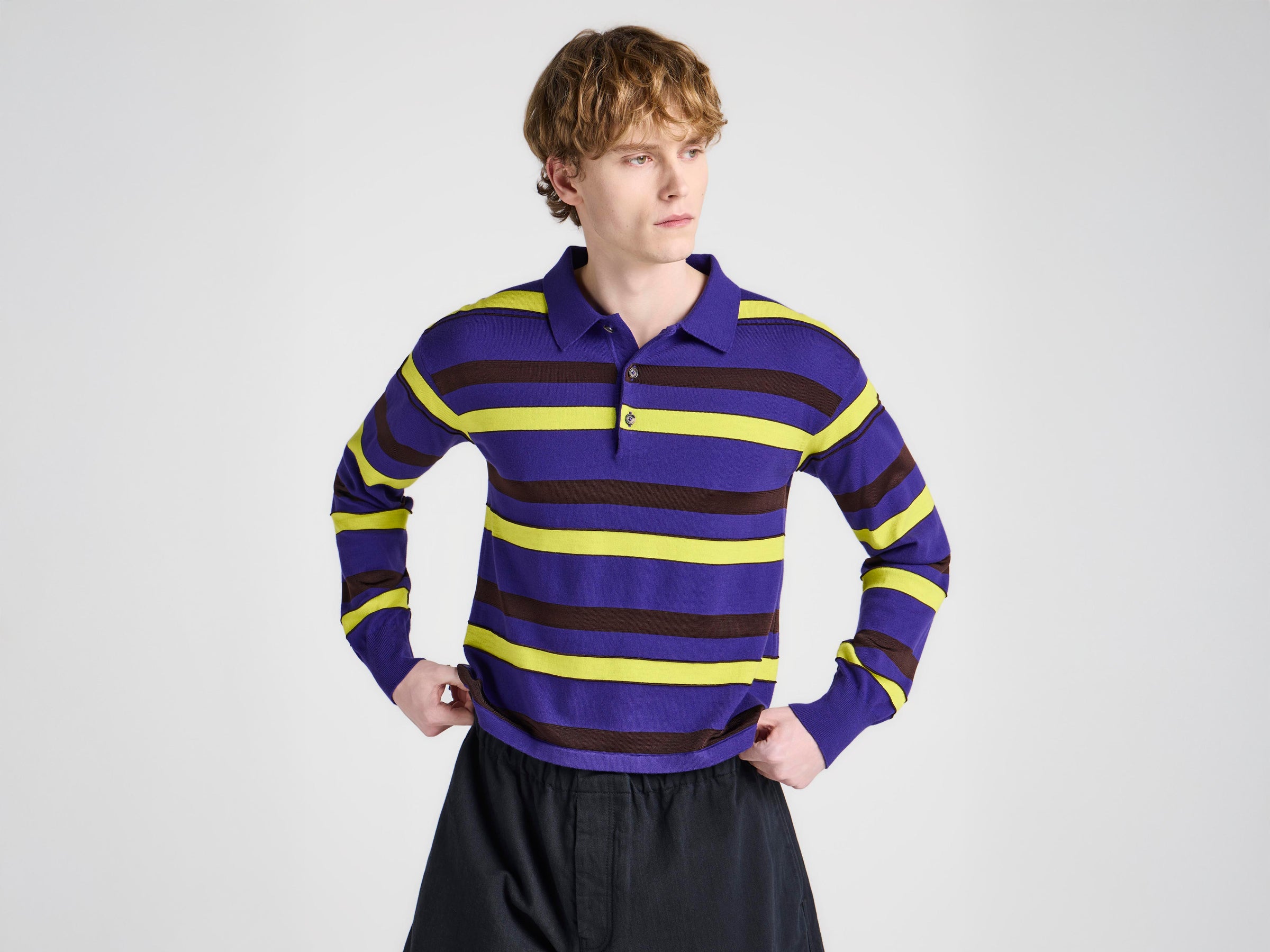 MENS KNITTED STRIPED RUGBY POLO TOP IN ULTRAVIOLET