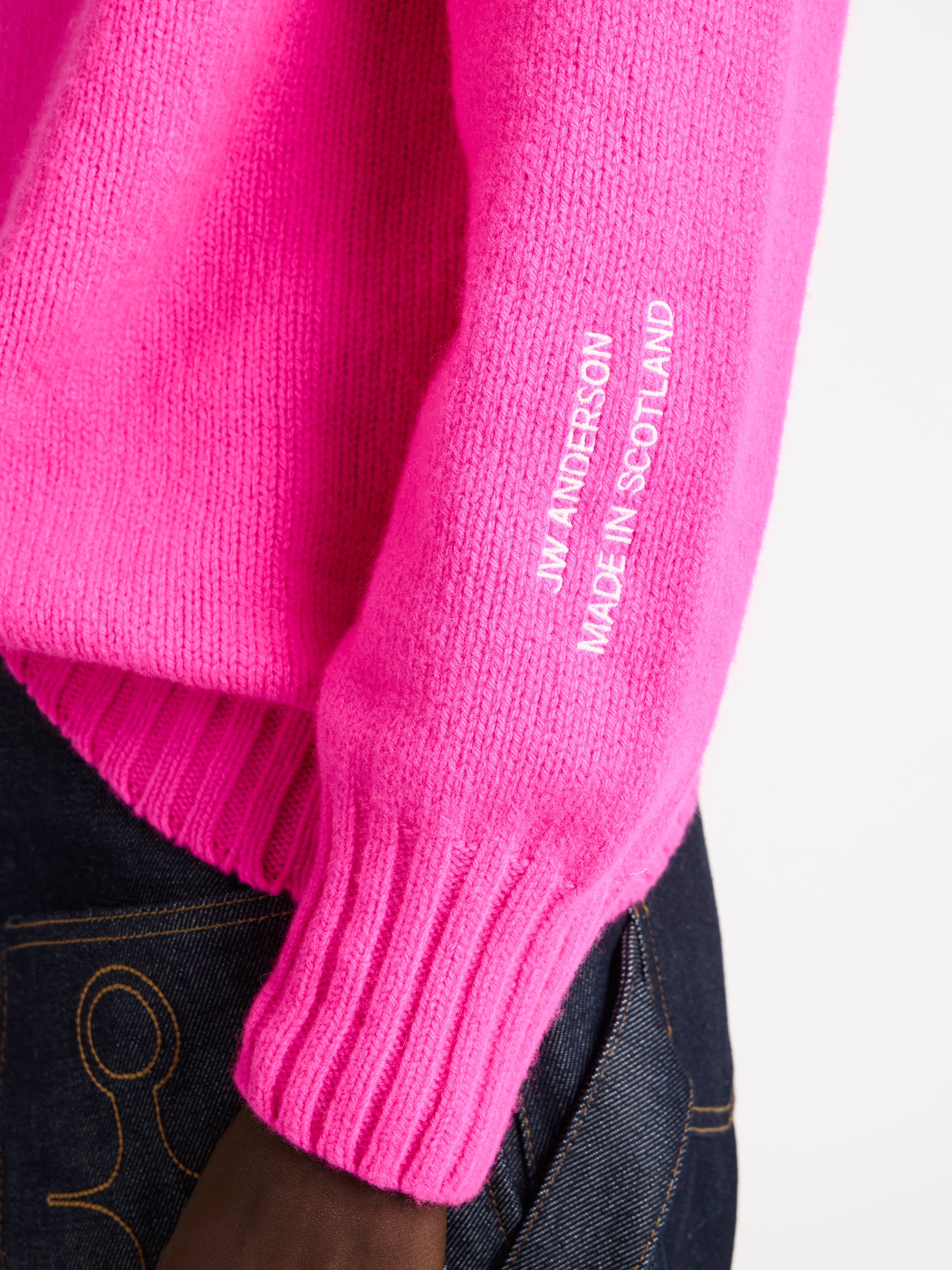 TURTLENECK JUMPER IN NEON PINK