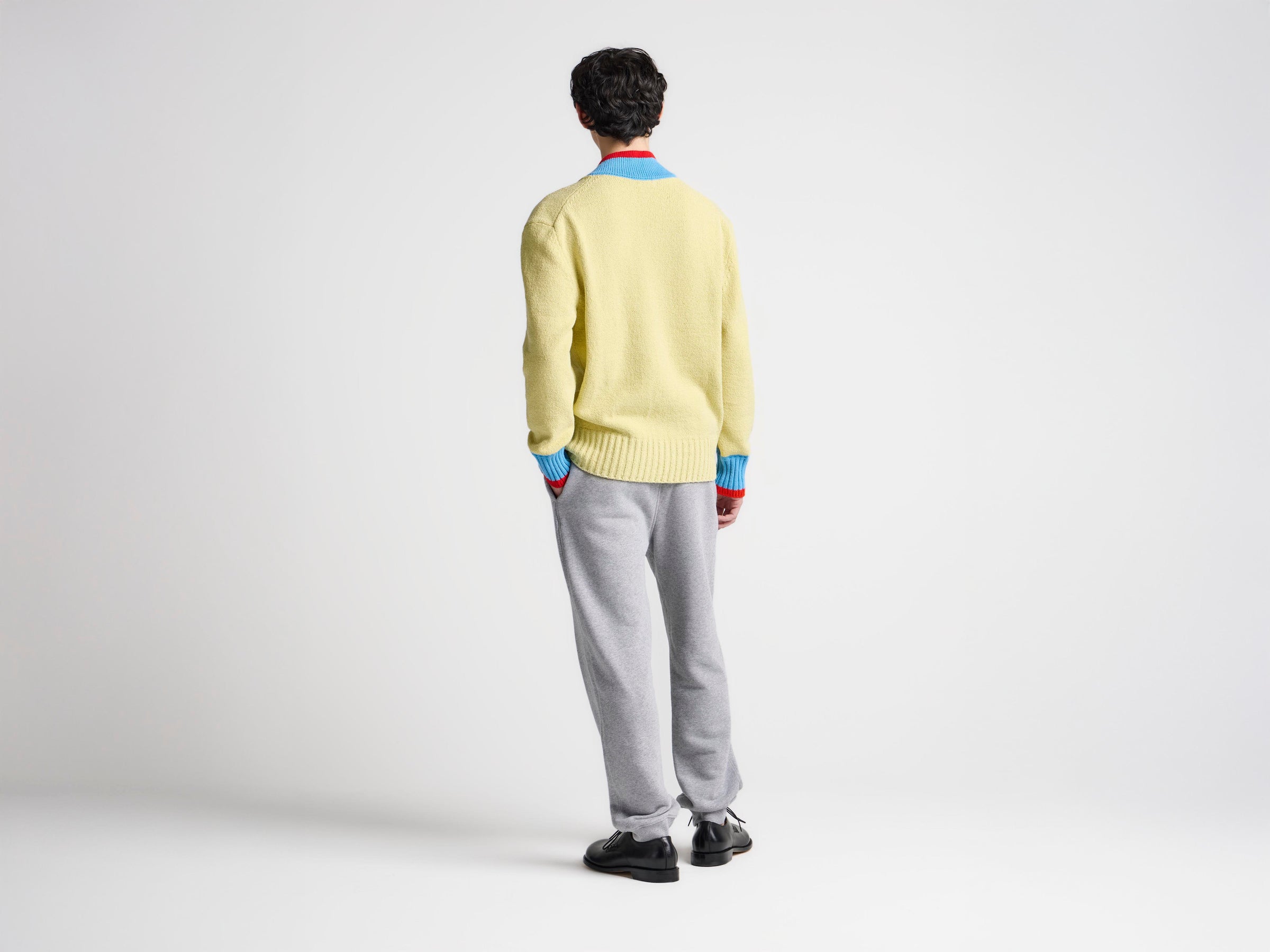 MENS CONTRAST TRIM JUMPER IN MAIZE