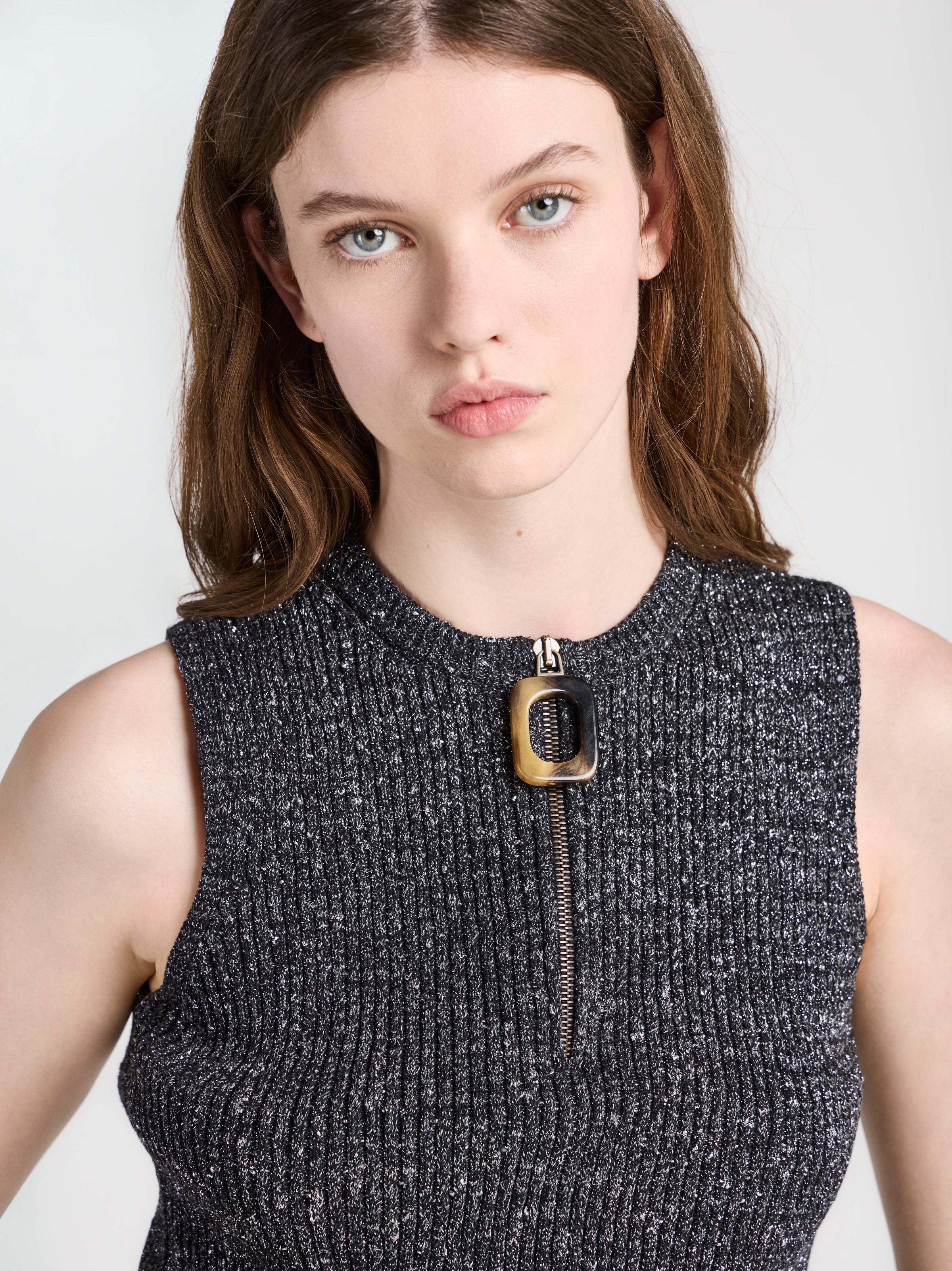 WOMENS ZIPPED TANK TOP IN BLACK