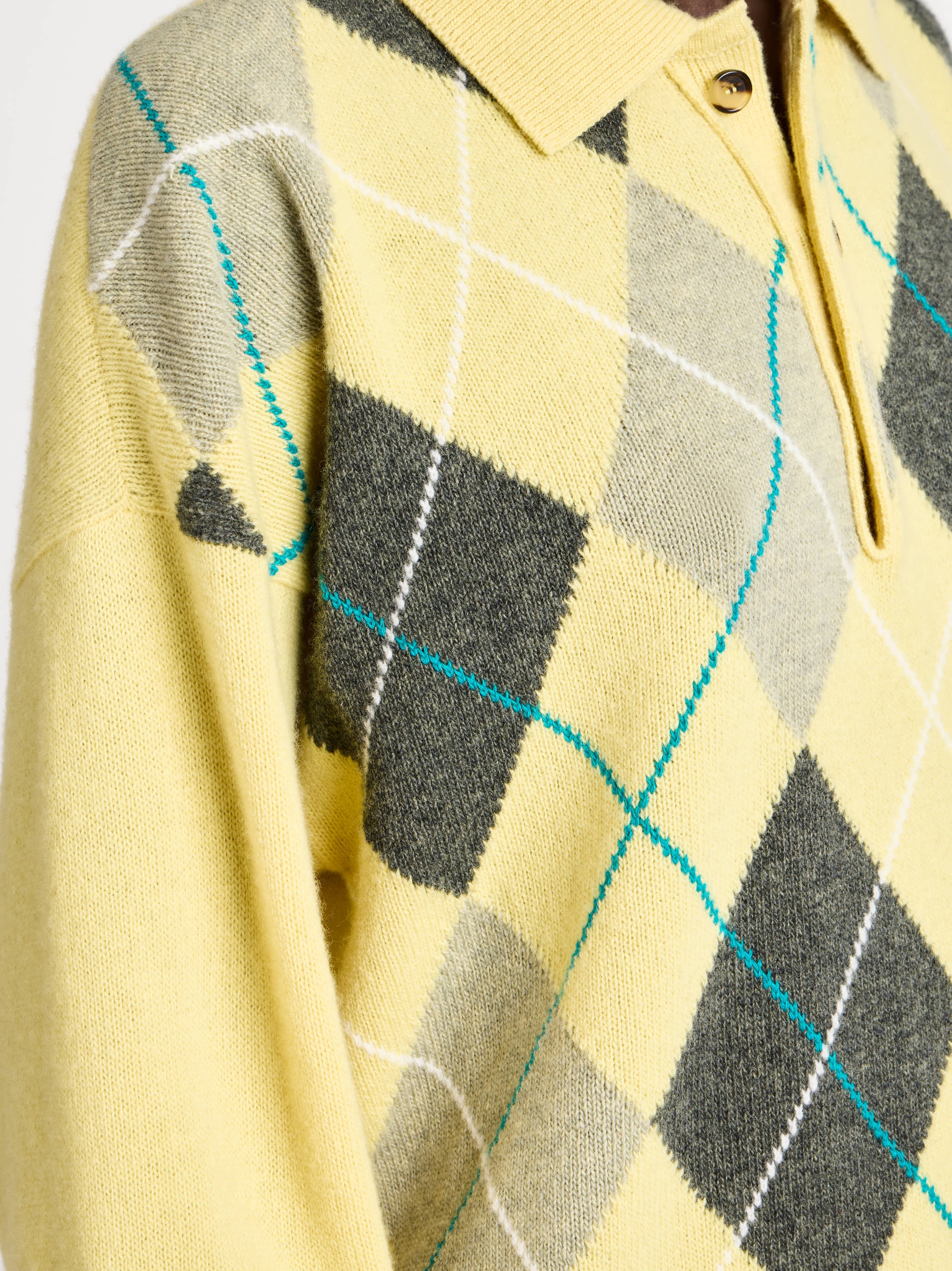 jwa x pringle polo soft lemon 1 Model Detail 3