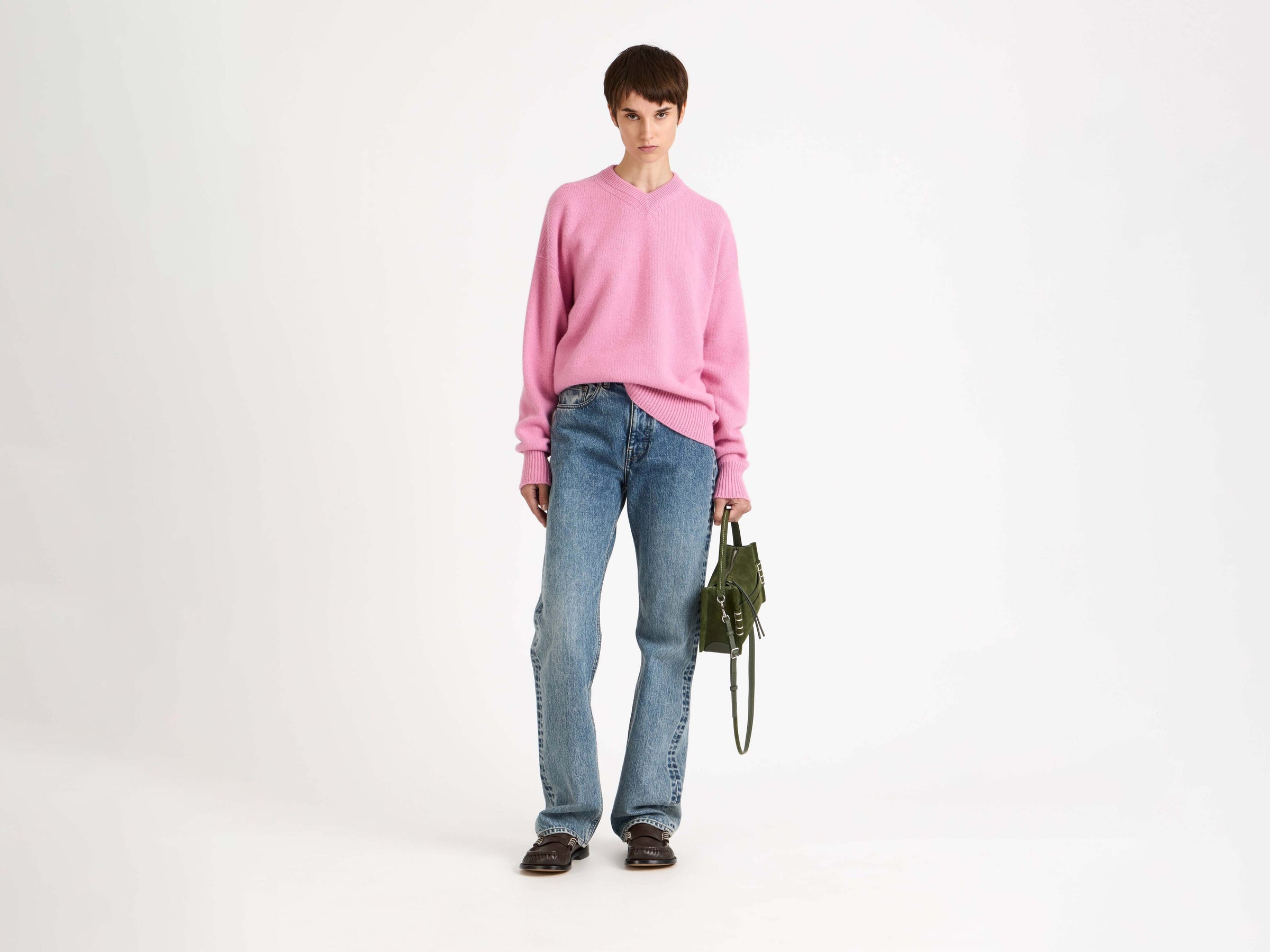 v neck jumper bubblegum Model Front 1