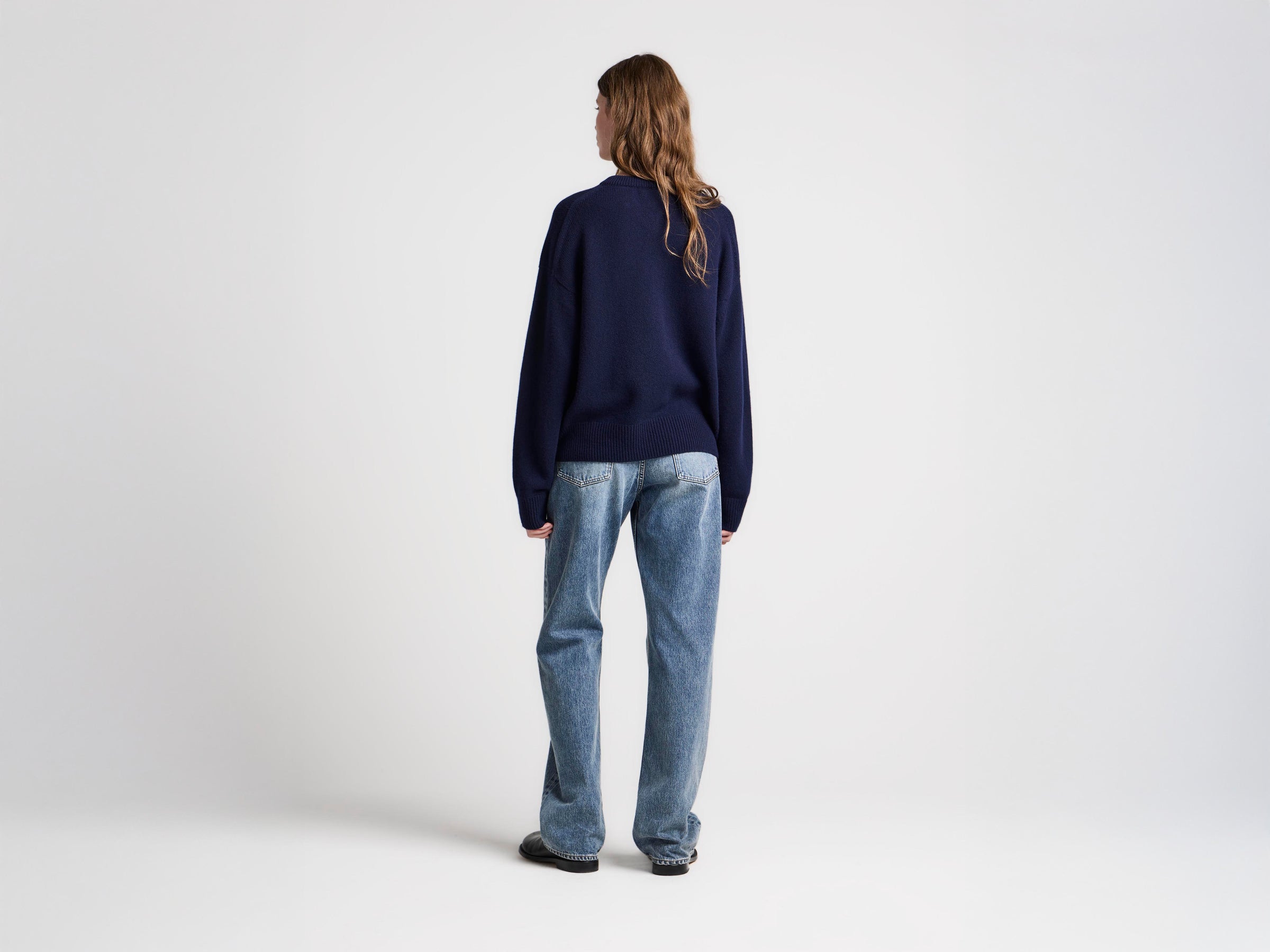 WOMENS V-NECK CASHMERE JUMPER IN NAVY