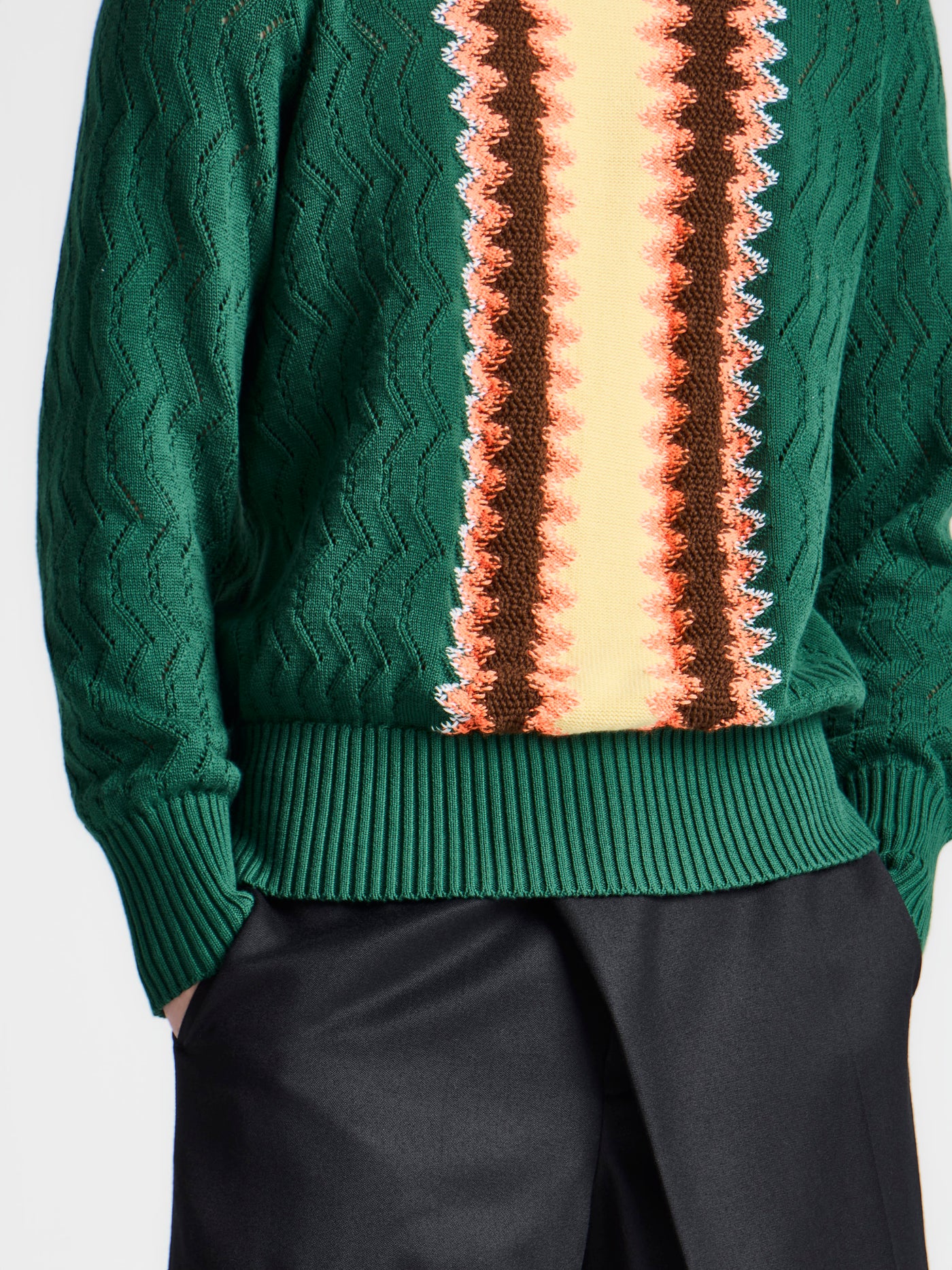 MENS CHEVERON JUMPER IN PINE