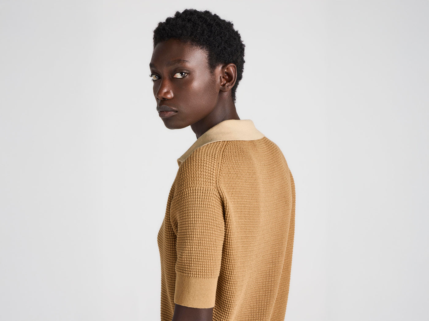 WOMENS KNITTED POLO TOP IN BUTTERSCOTCH