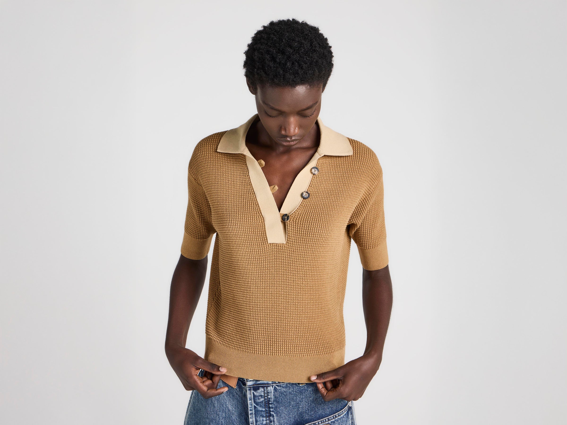 WOMENS KNITTED POLO TOP IN BUTTERSCOTCH