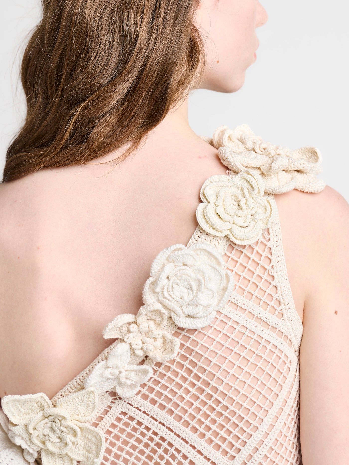 WOMENS FLORAL CROCHET DRESS IN LIMESTONE