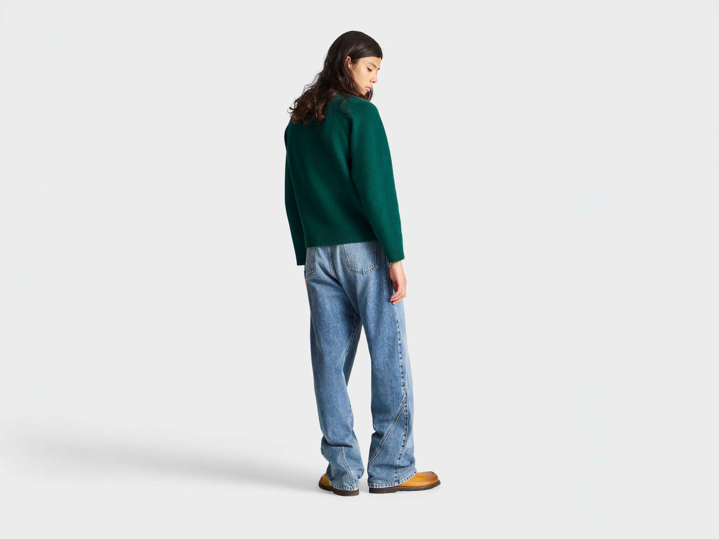 MENS KNITTED LOGO JUMPER IN PINE