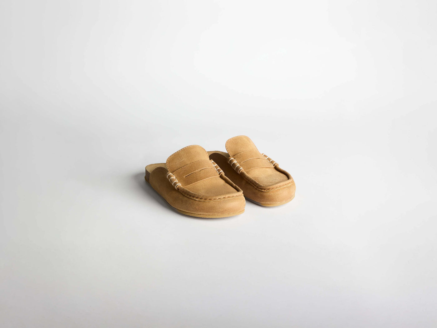 stitch loafer m mustard Product Angle 3