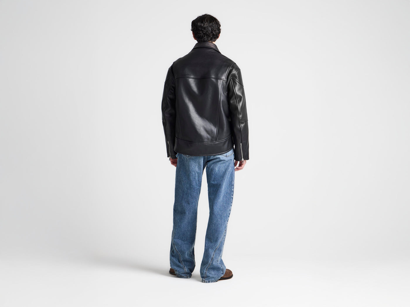 MENS CURVED HEM CROPPED JACKET IN BLACK