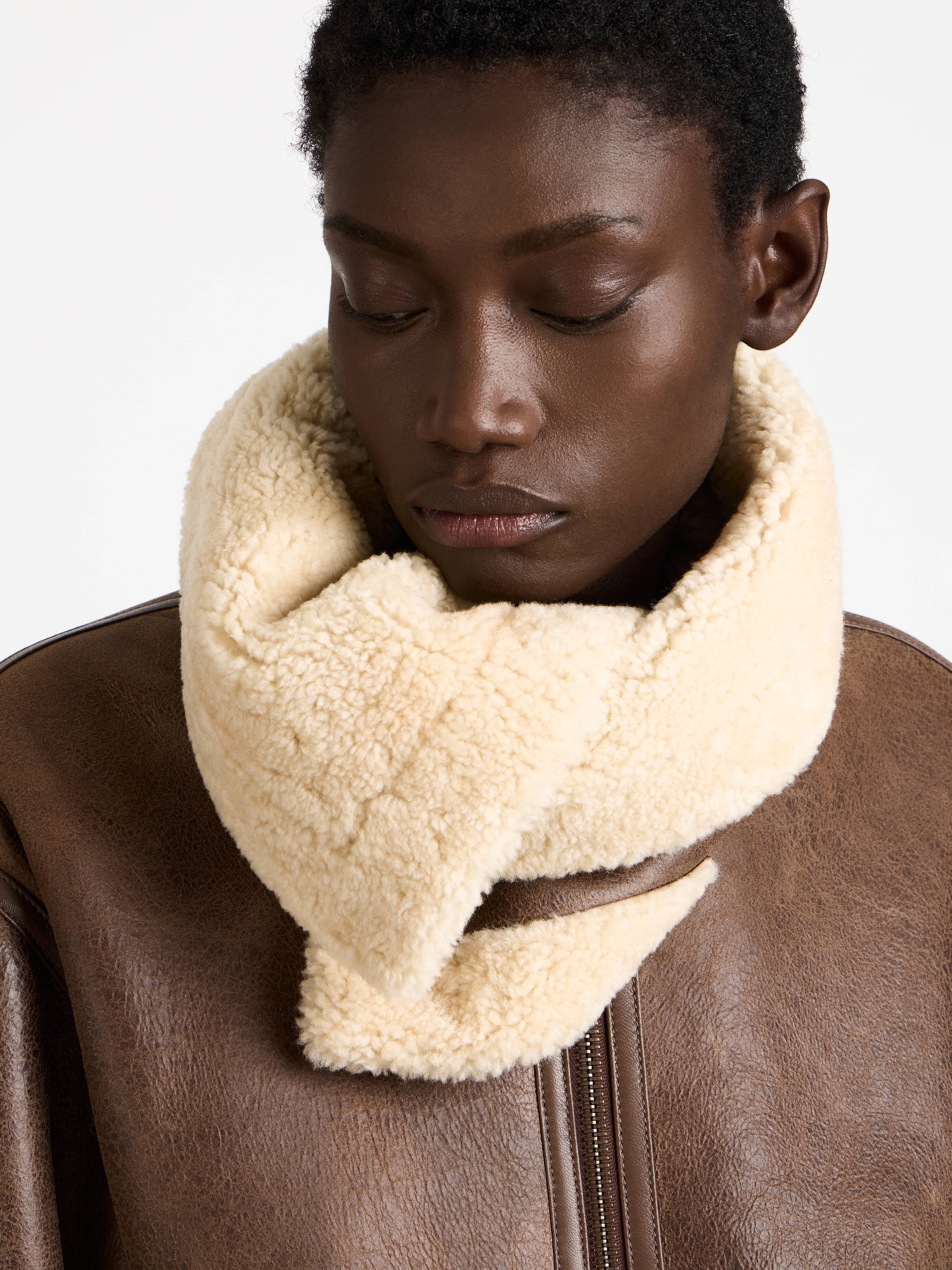 shearling jacket brown natural Model Back 3