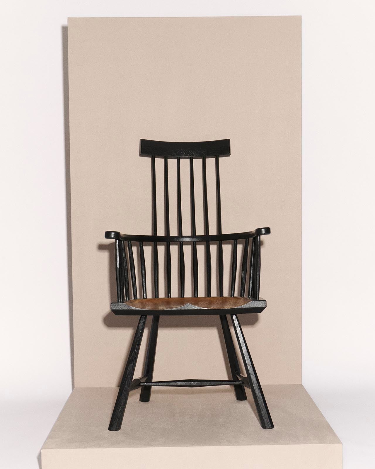 LUNA ARMCHAIR IN BLACK