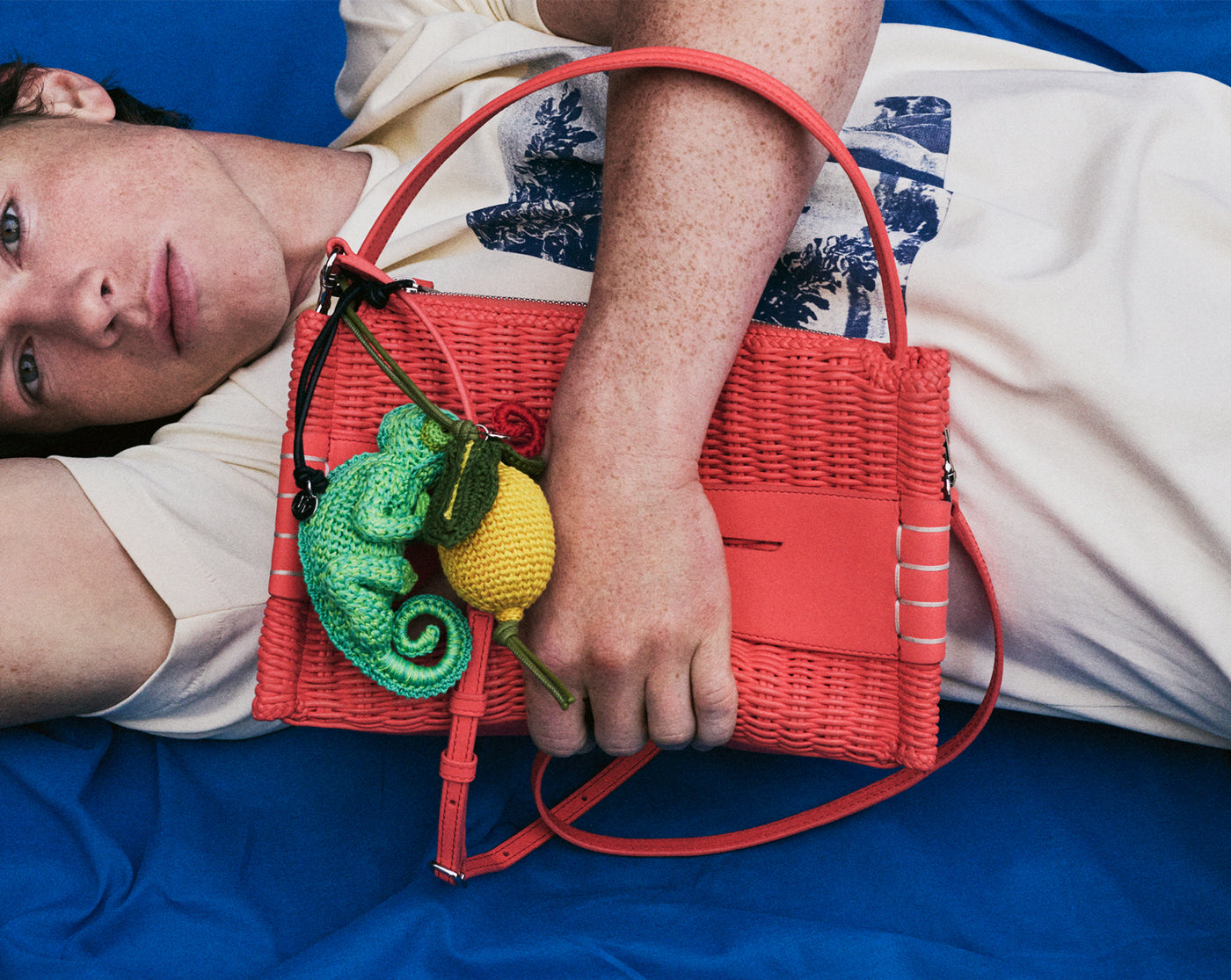 LOAFER BAG IN CORAL WOVEN LEATHER