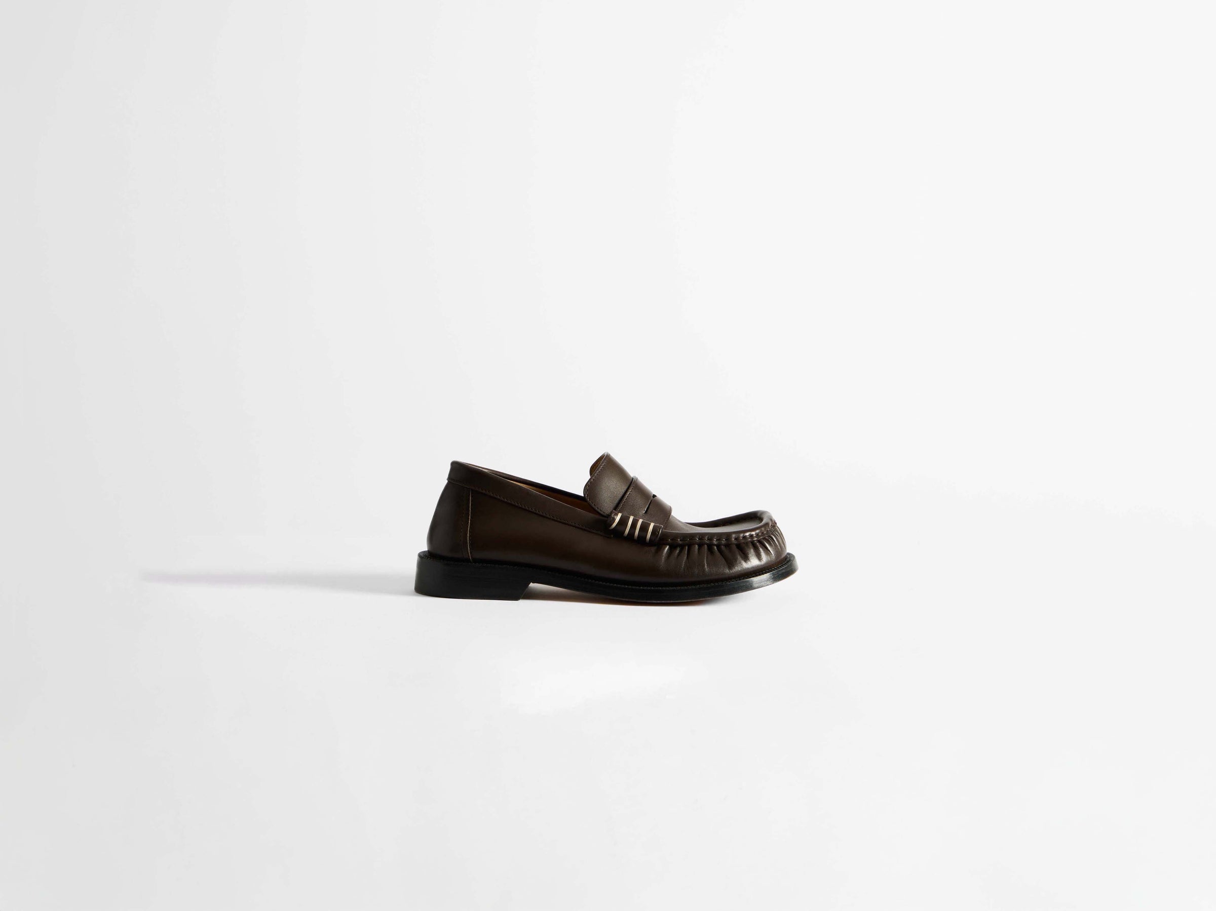 WOMENS LOAFER MOCCASIN IN CHOCOLATE BROWN