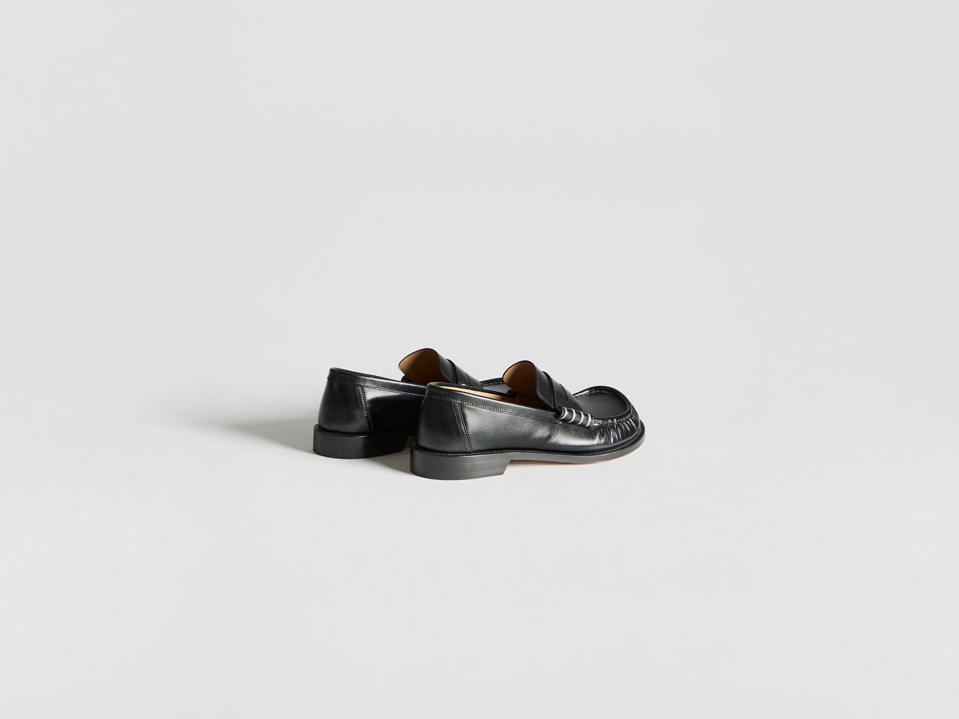MENS LOAFER MOCCASINS IN BLACK