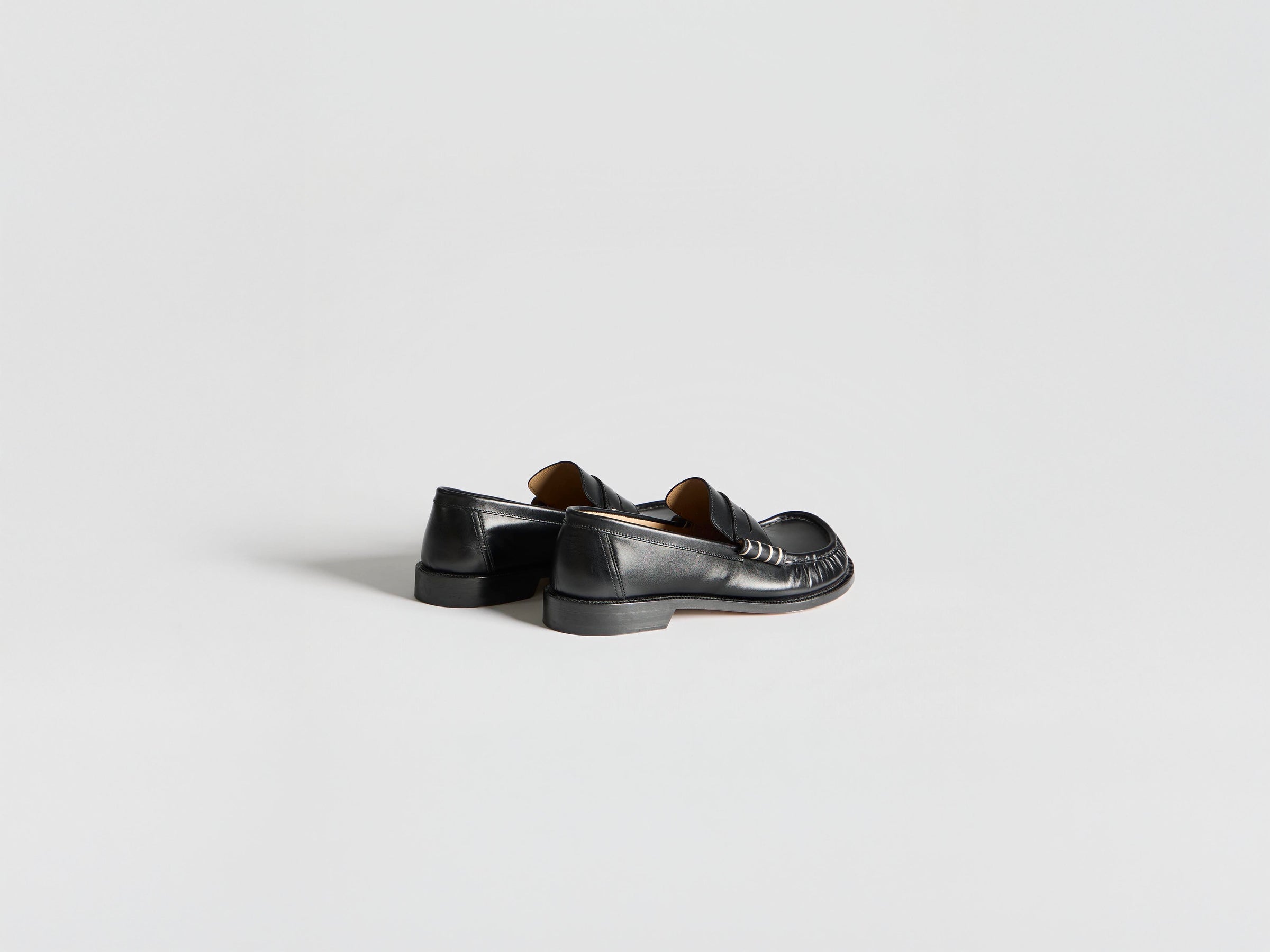 MENS LOAFER MOCCASINS IN BLACK