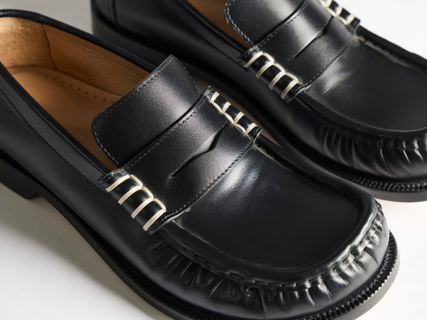 MENS LOAFER MOCCASINS IN BLACK