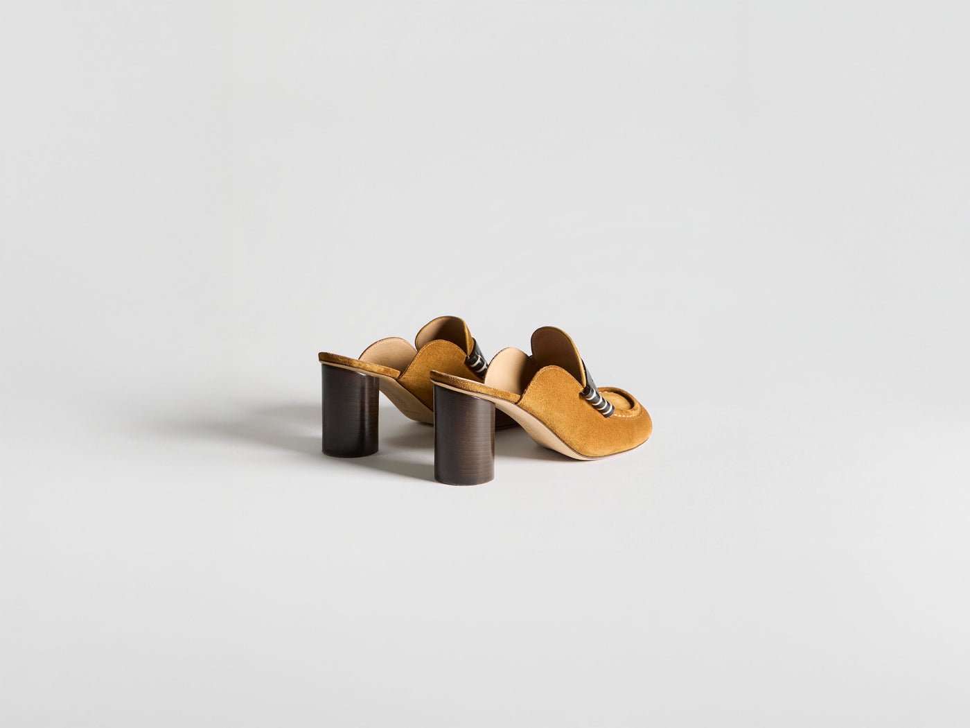 WOMENS LOAFER MULE SANDAL IN CARAMEL & BLACK