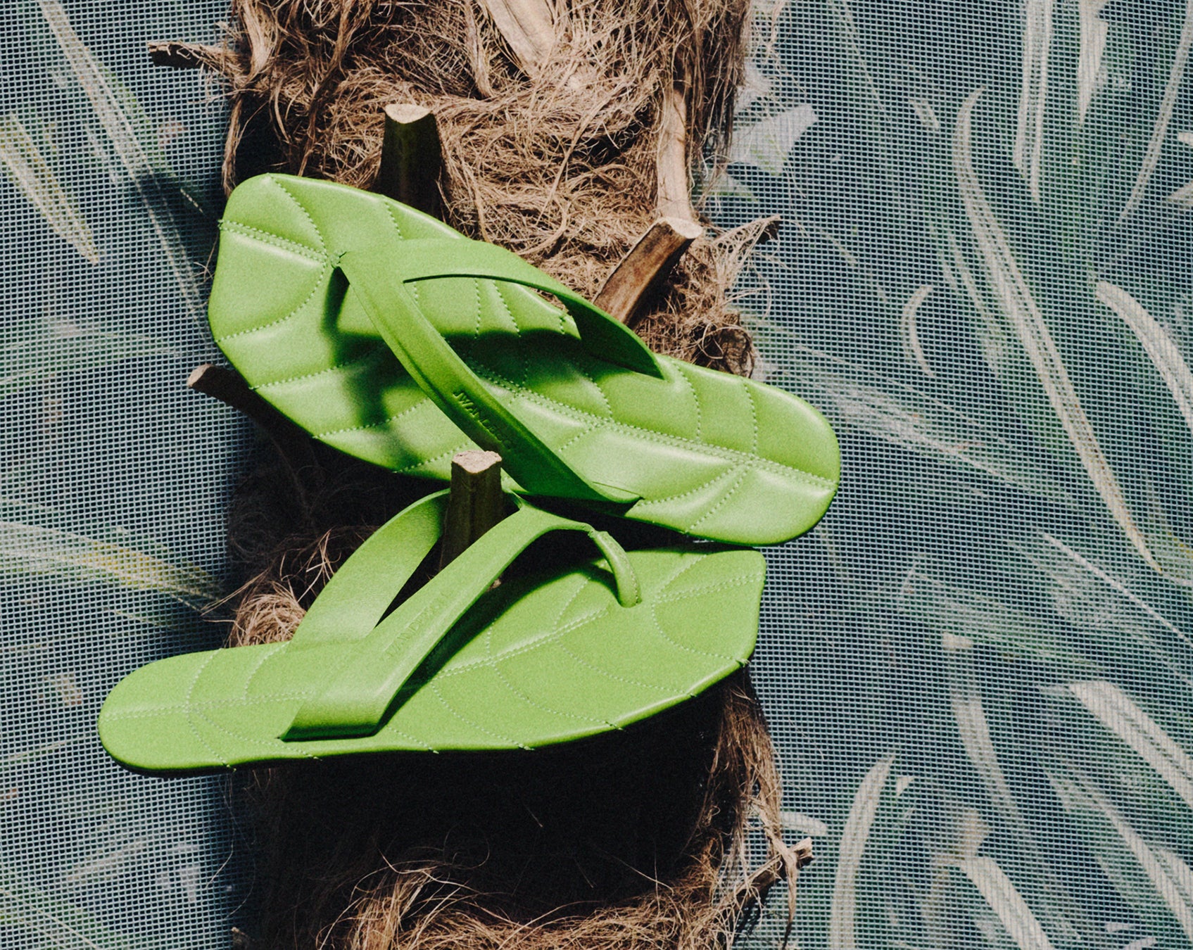 MENS LEATHER LEAF SLIDES IN LIME