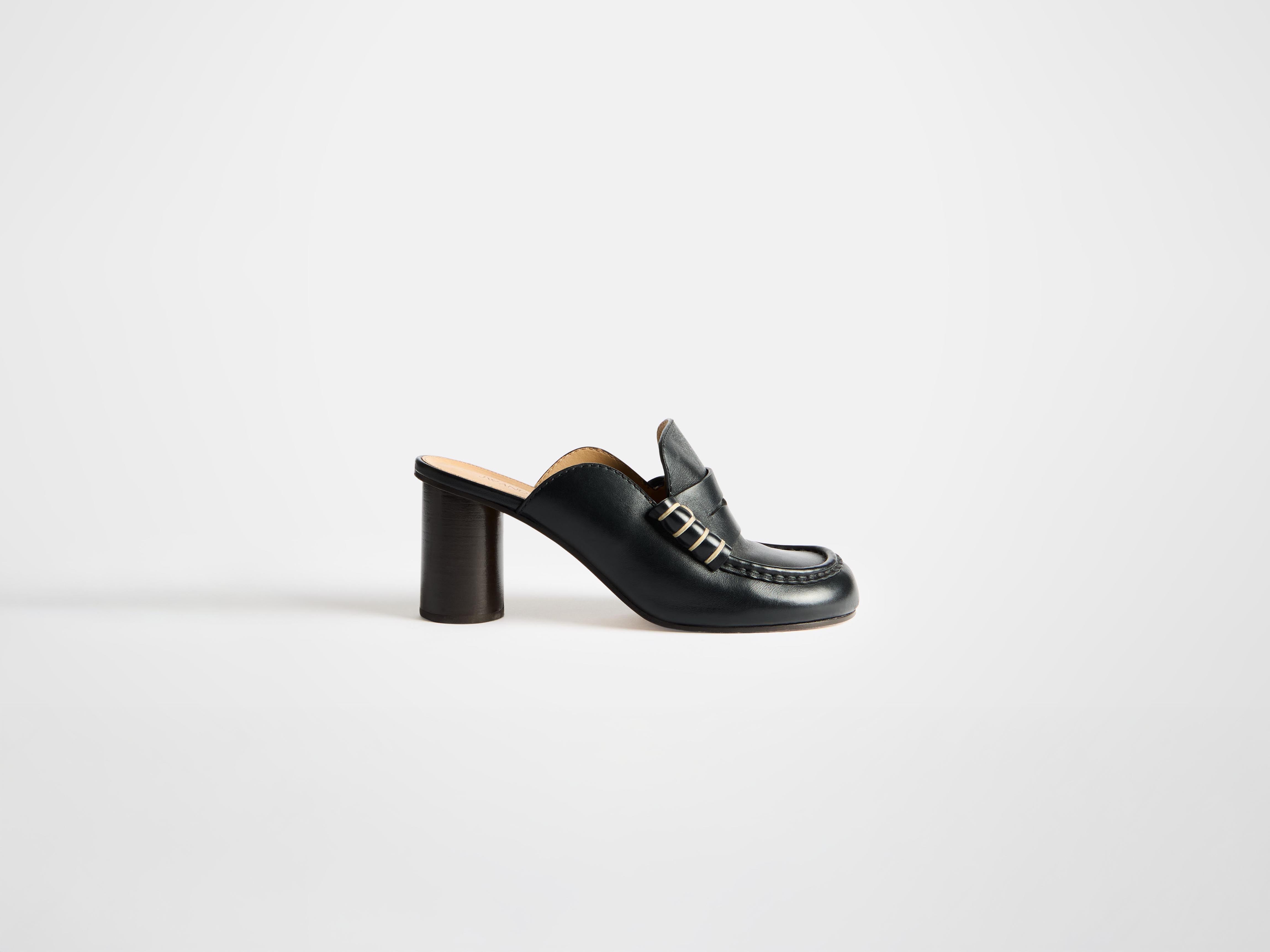 WOMENS LOAFER MULE SANDAL IN BLACK in BLACK PU0037LA007199935 | JW
