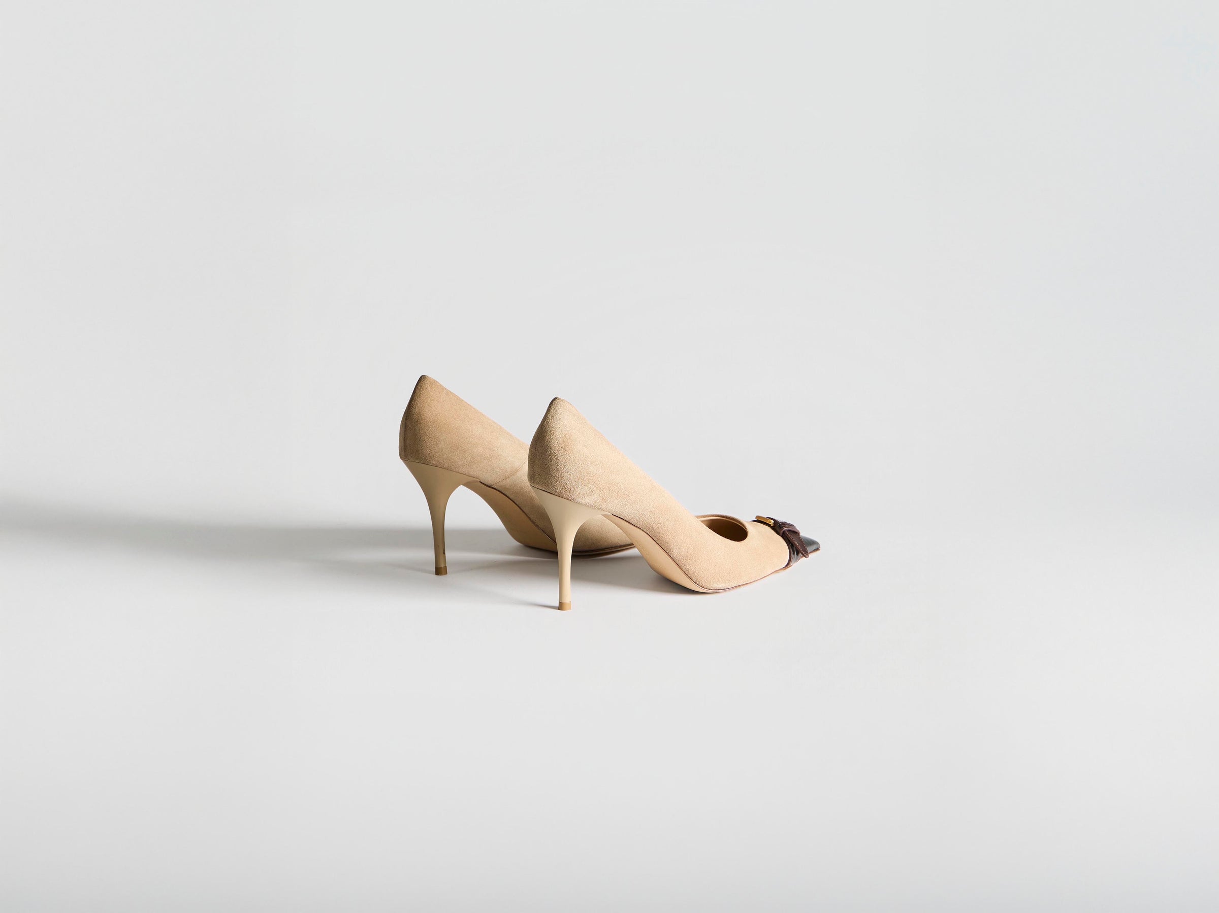 WOMENS HEELED BUCKLE SLING BACK IN TAUPE & BLACK
