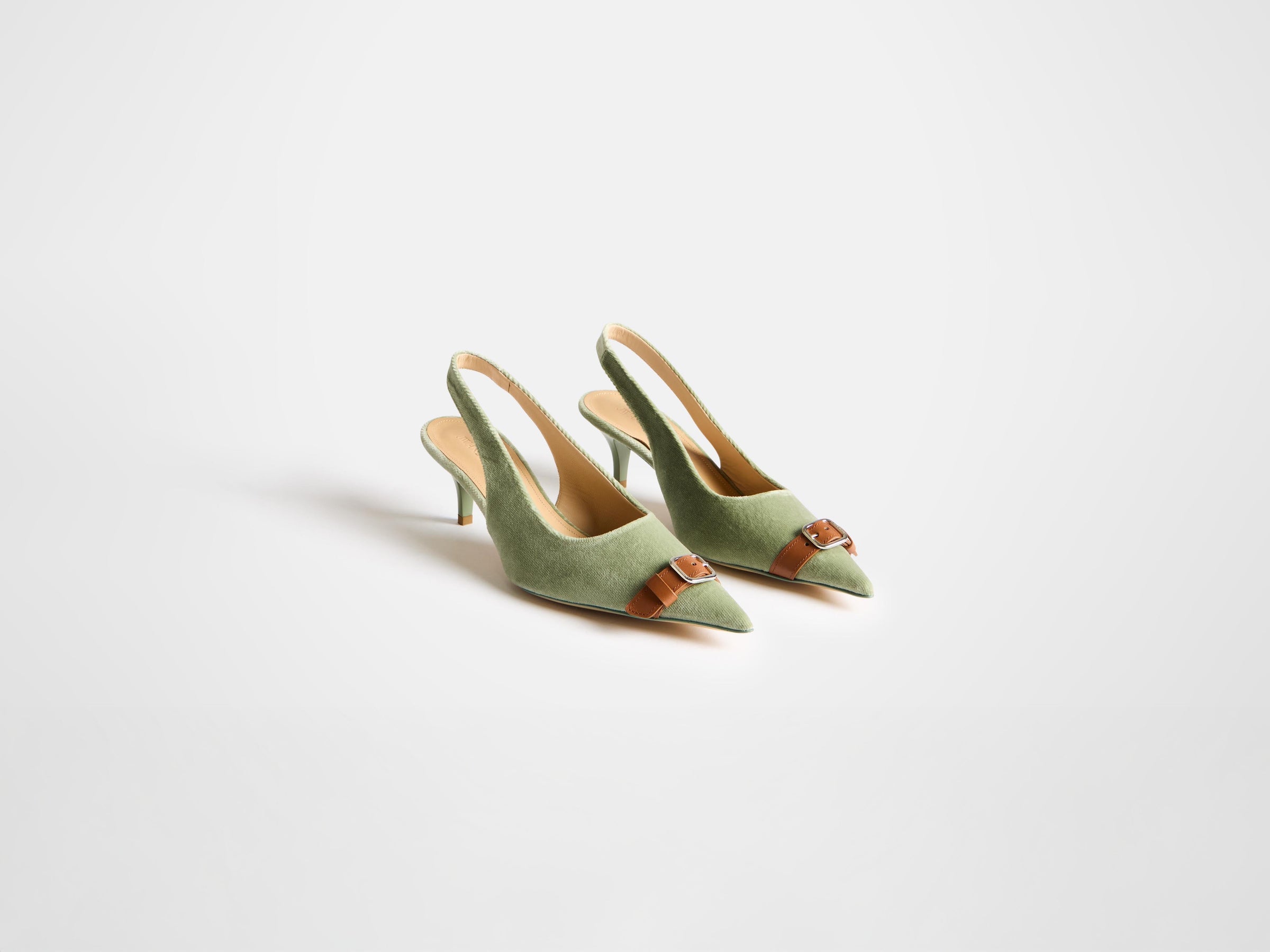 buckle sling back w artichoke Product Angle 1