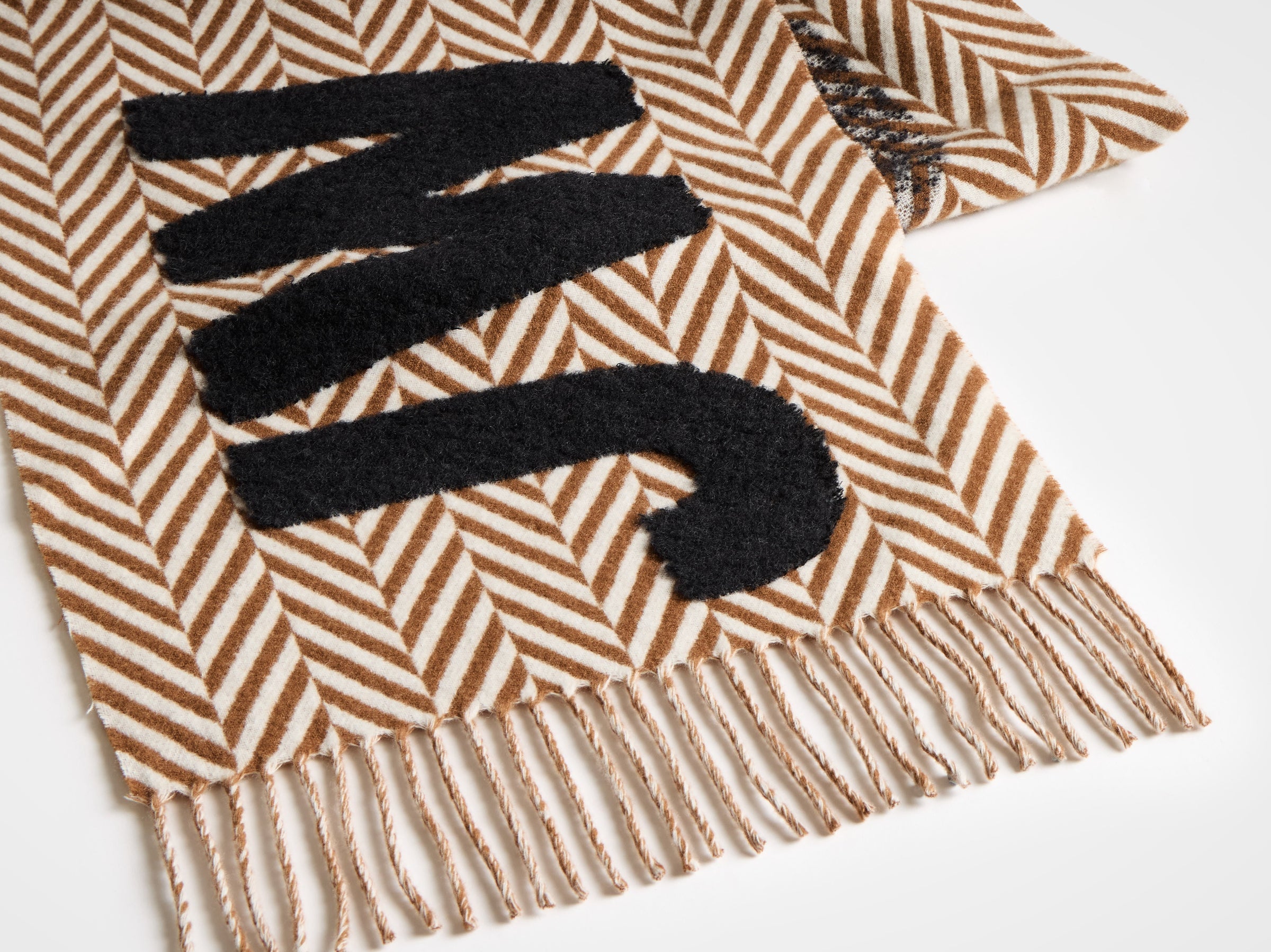 logo scarf brown white Product Detail 3