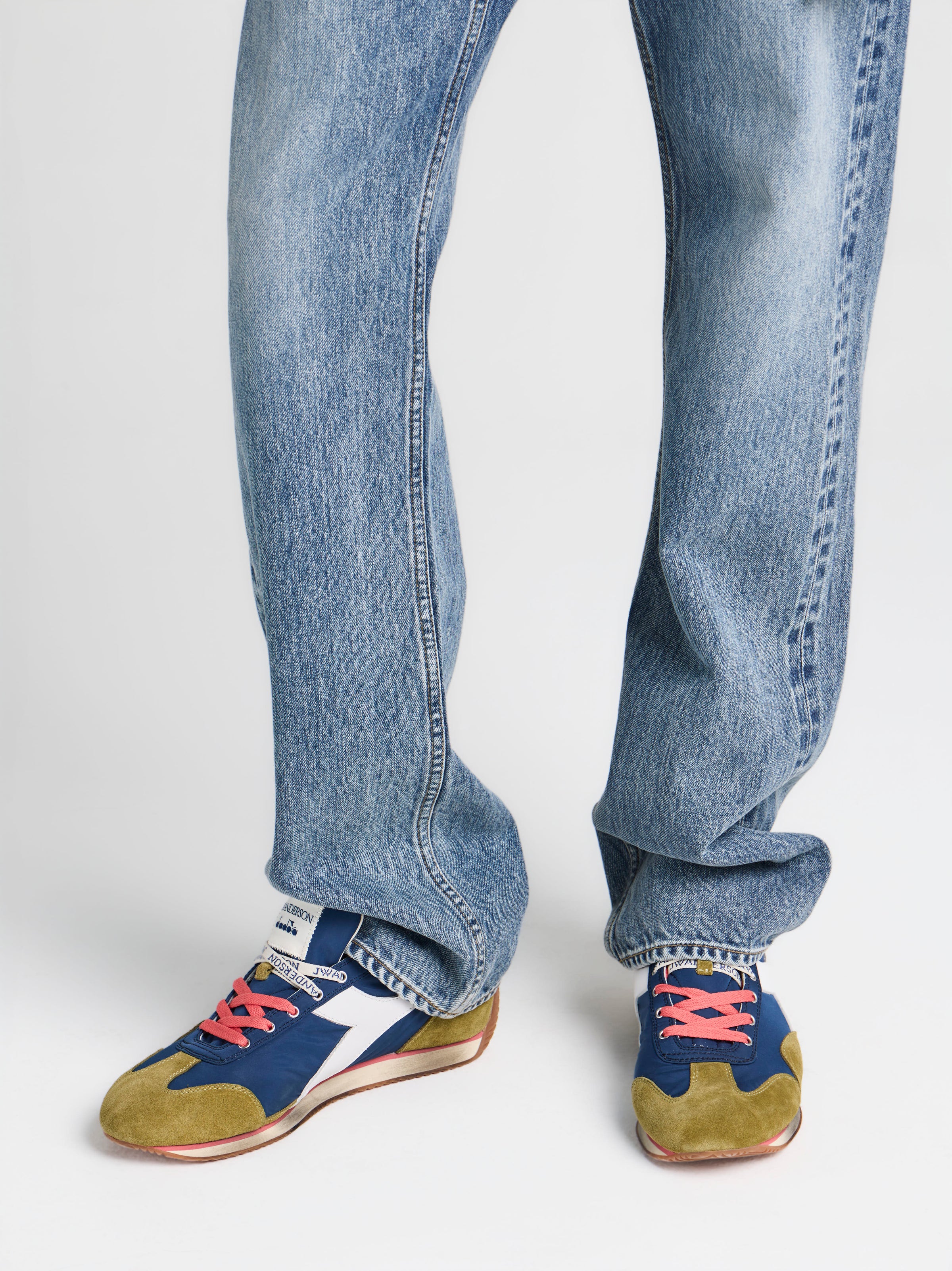 MENS JW ANDERSON X DIADORA EQUIPE TRAINERS IN NAVY-PEONY