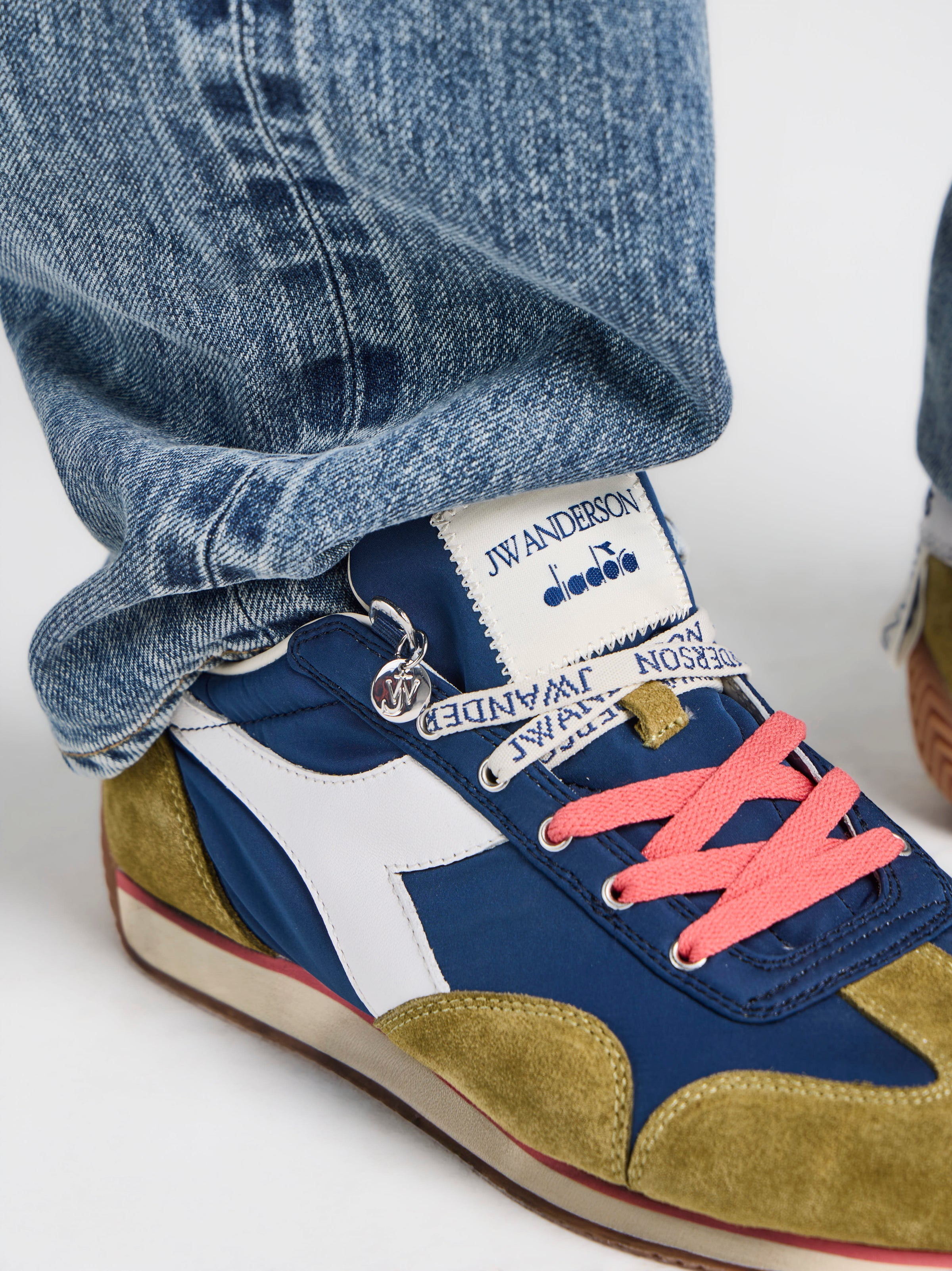 MENS JW ANDERSON X DIADORA EQUIPE TRAINERS IN NAVY-PEONY