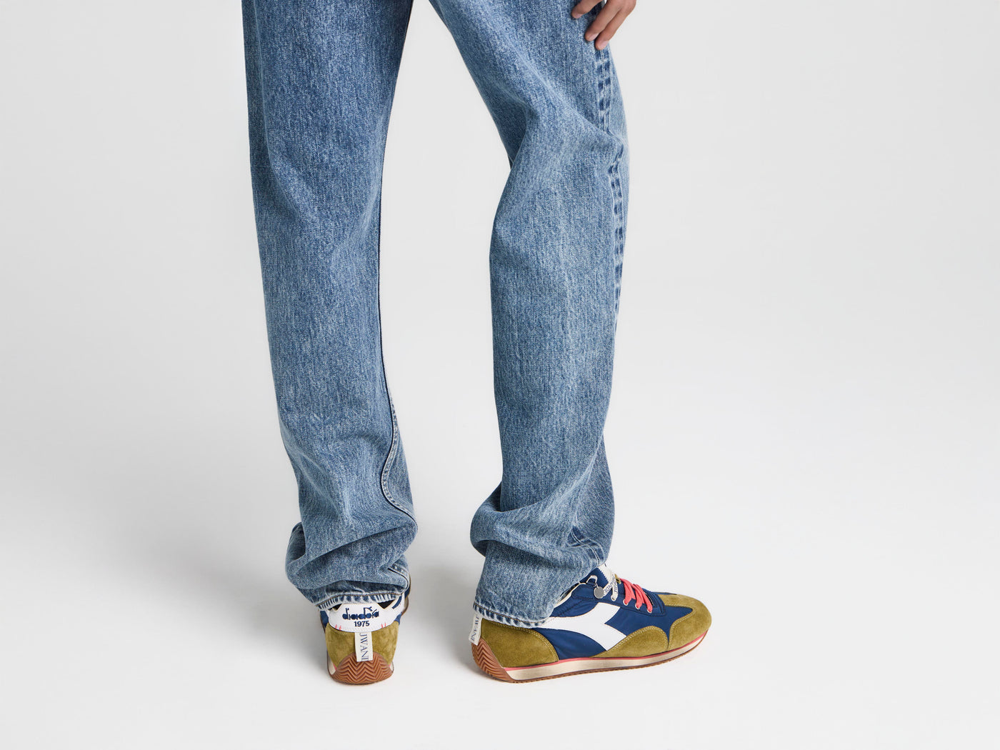 MENS JW ANDERSON X DIADORA EQUIPE TRAINERS IN NAVY-PEONY