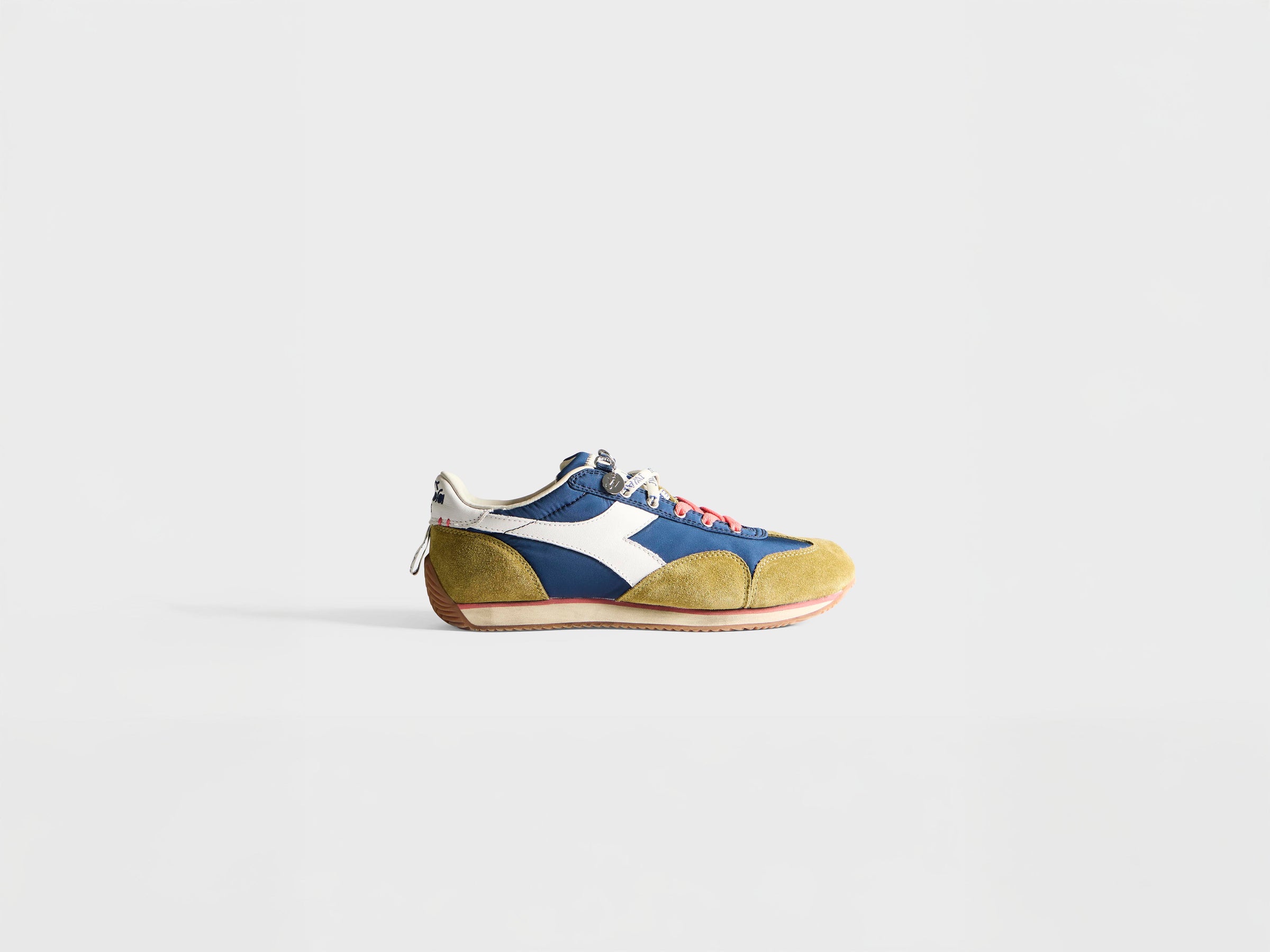 MENS JW ANDERSON X DIADORA EQUIPE TRAINERS IN NAVY-PEONY