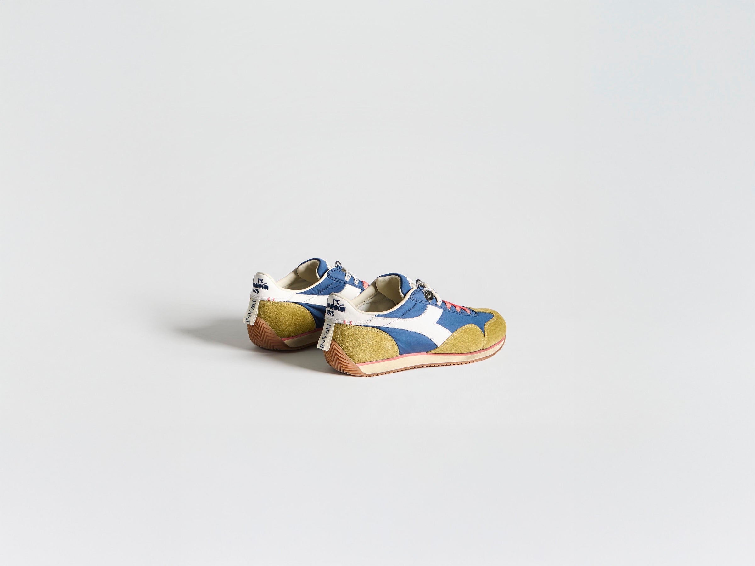 MENS JW ANDERSON X DIADORA EQUIPE TRAINERS IN NAVY-PEONY