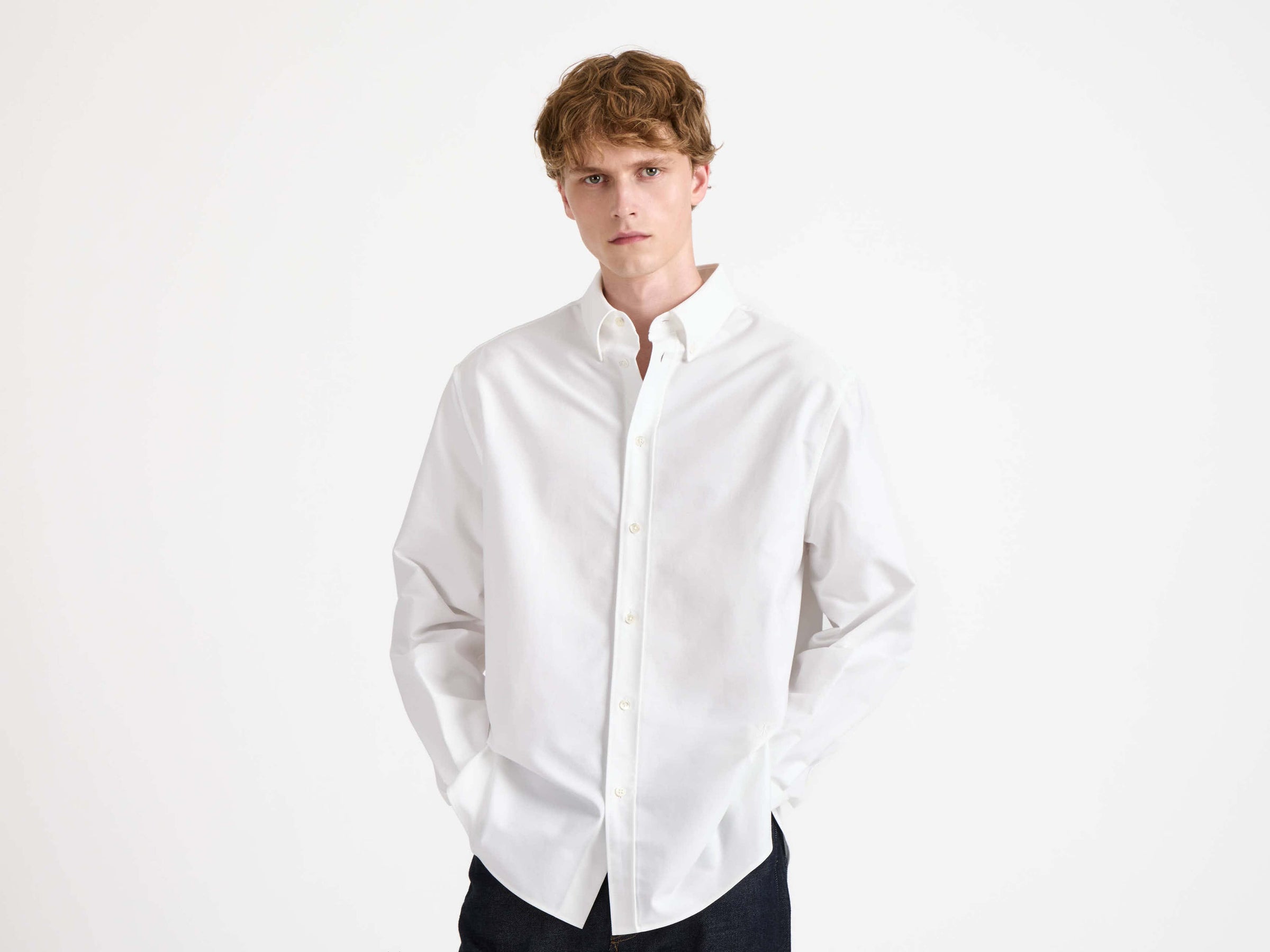 classic shirt white 2 Model Detail 1