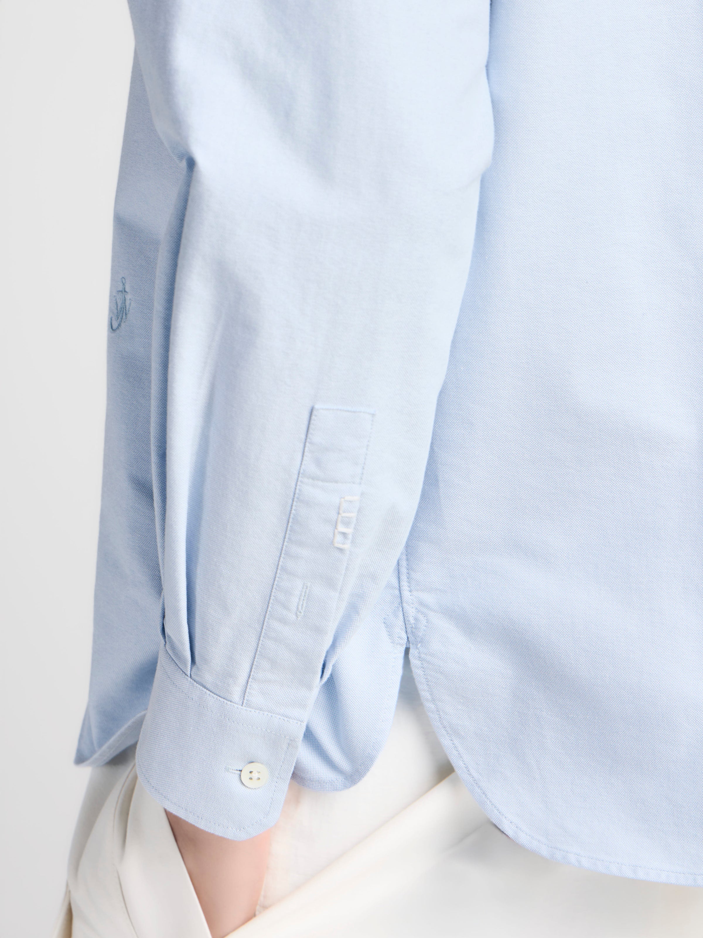 MENS CLASSIC SHIRT IN PALE BLUE