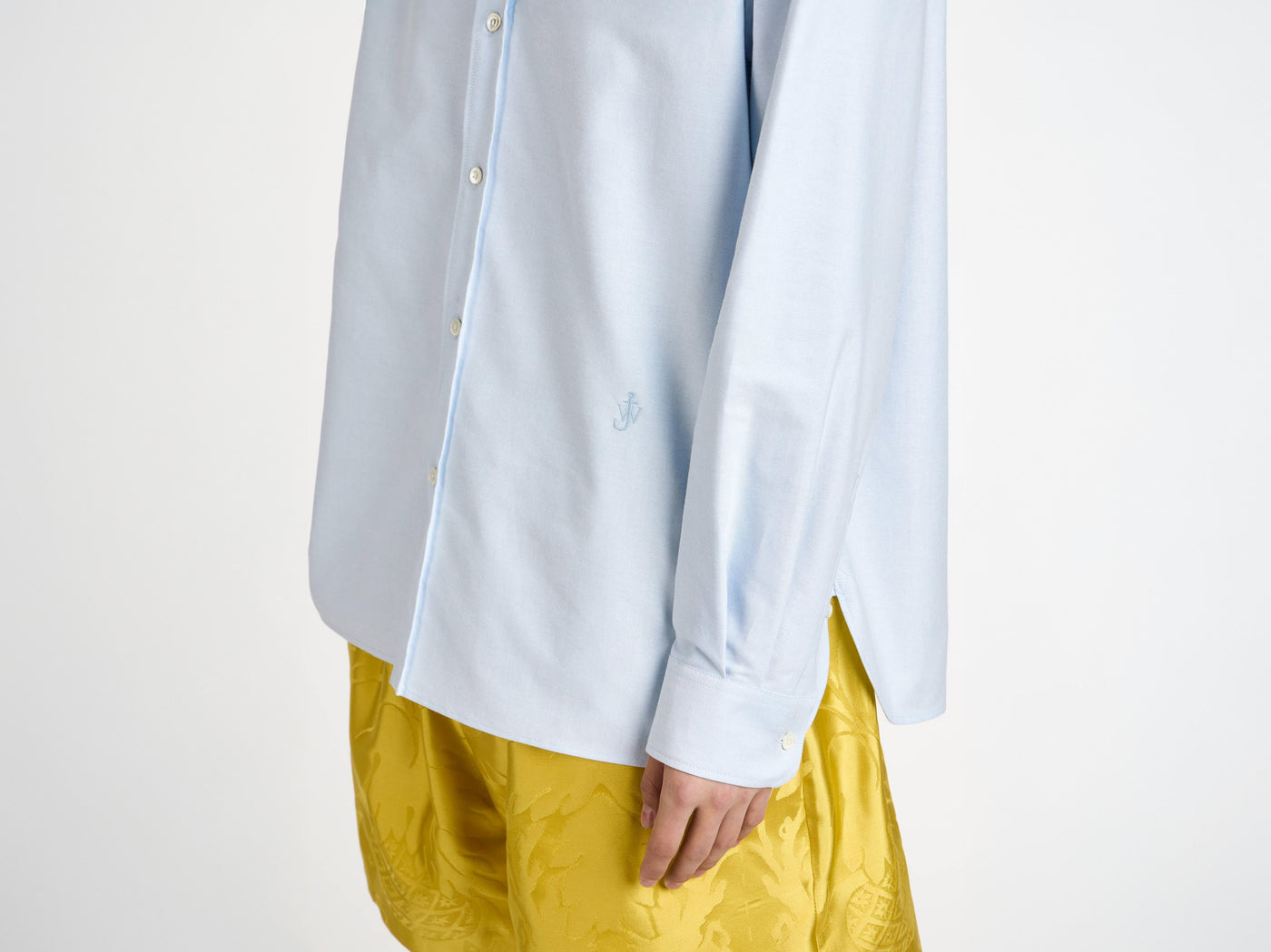 classic shirt pale blue Model Back 4