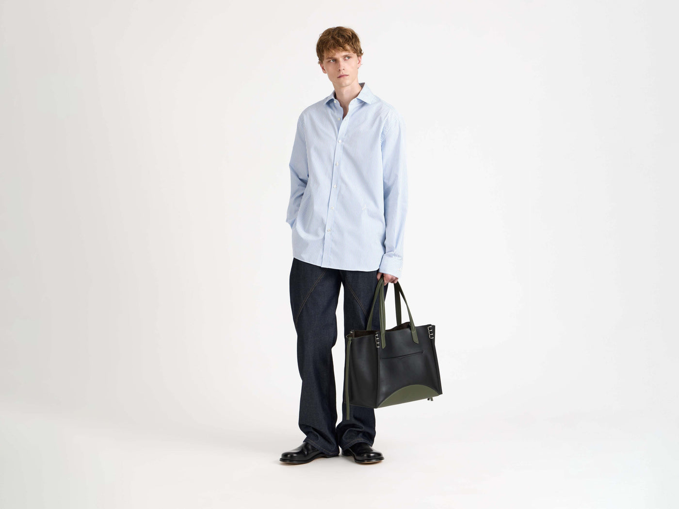 dress shirt blue white Model Detail 3