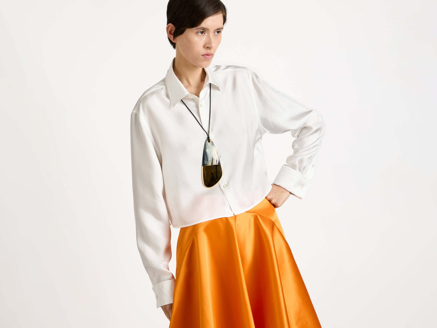 cropped shirt off white Model Detail 7