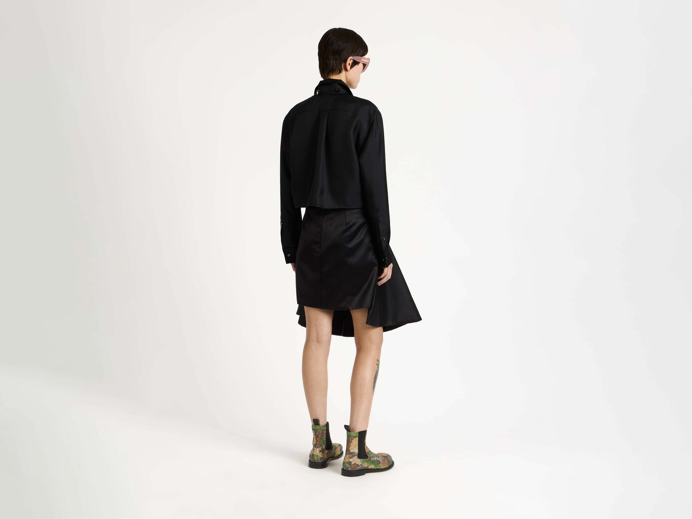 WOMENS CROPPED SILK TWILL SHIRT IN BLACK